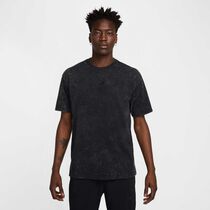 Liverpool F.C. Premium Essentials