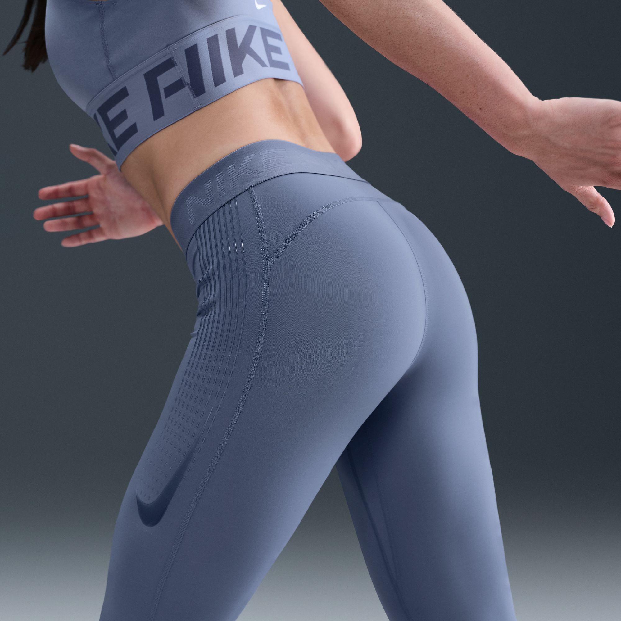 Nike Pro image number 5