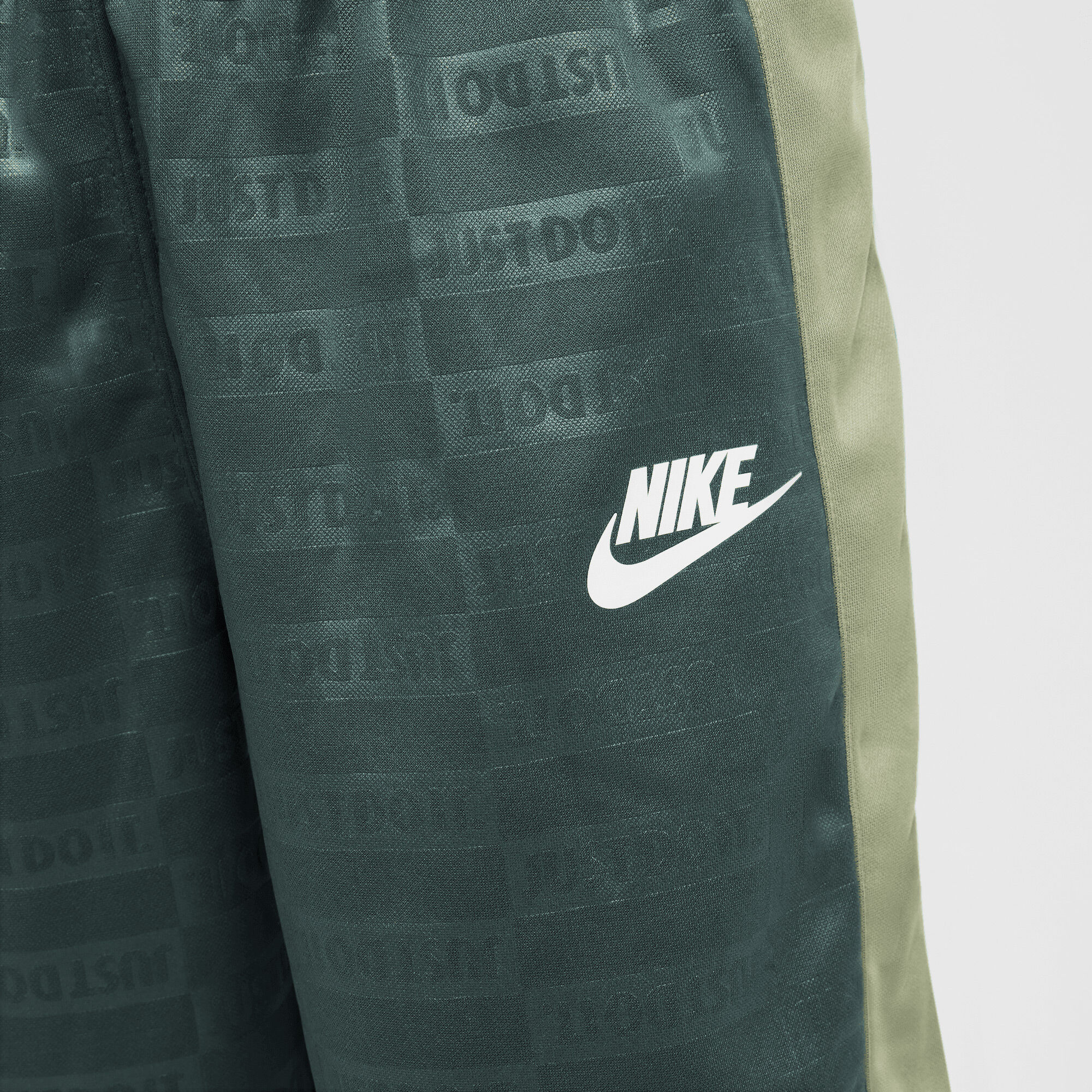 Nike Dri-FIT Sportswear Textured Club image number 6