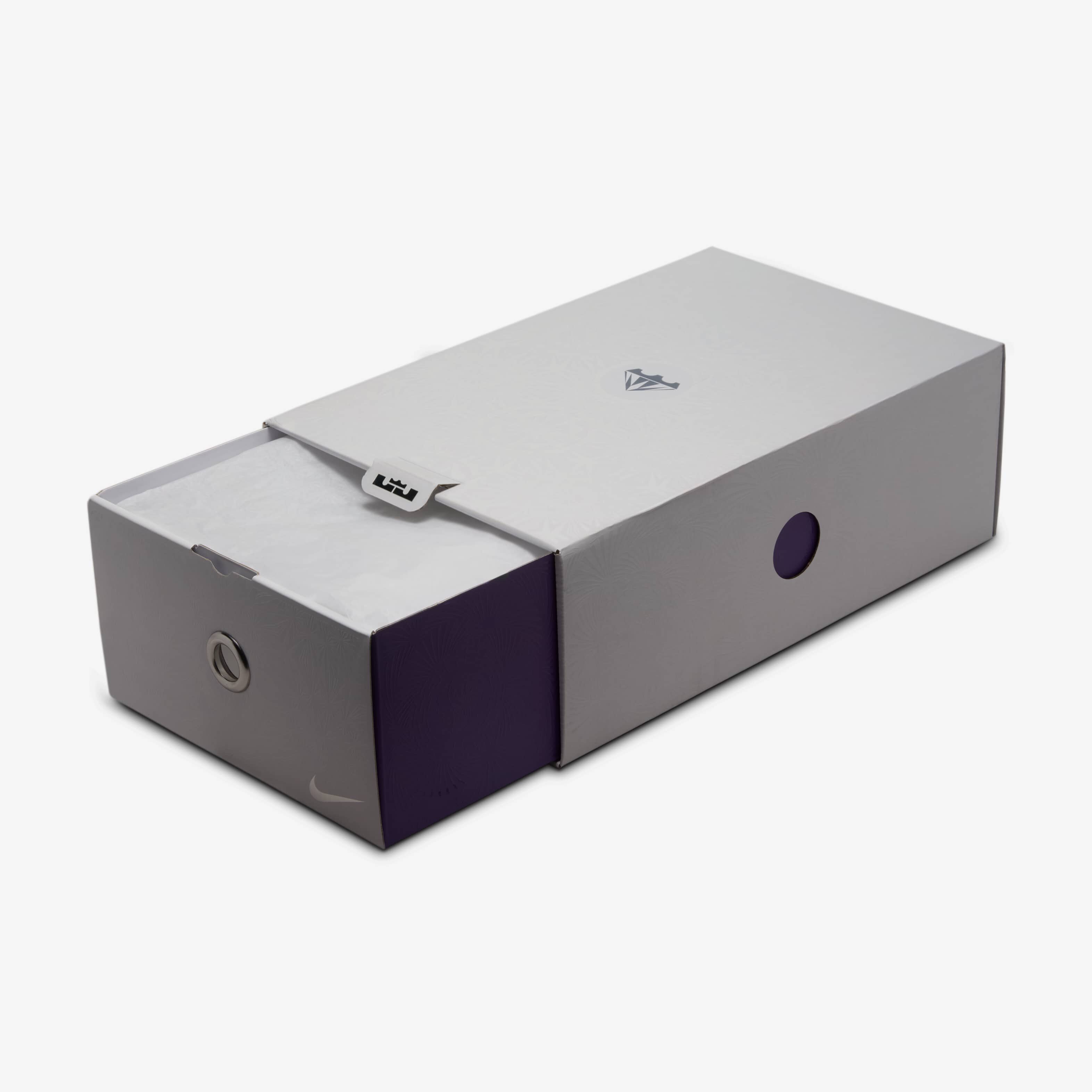 LeBron XXII 'Limelight' image number 9