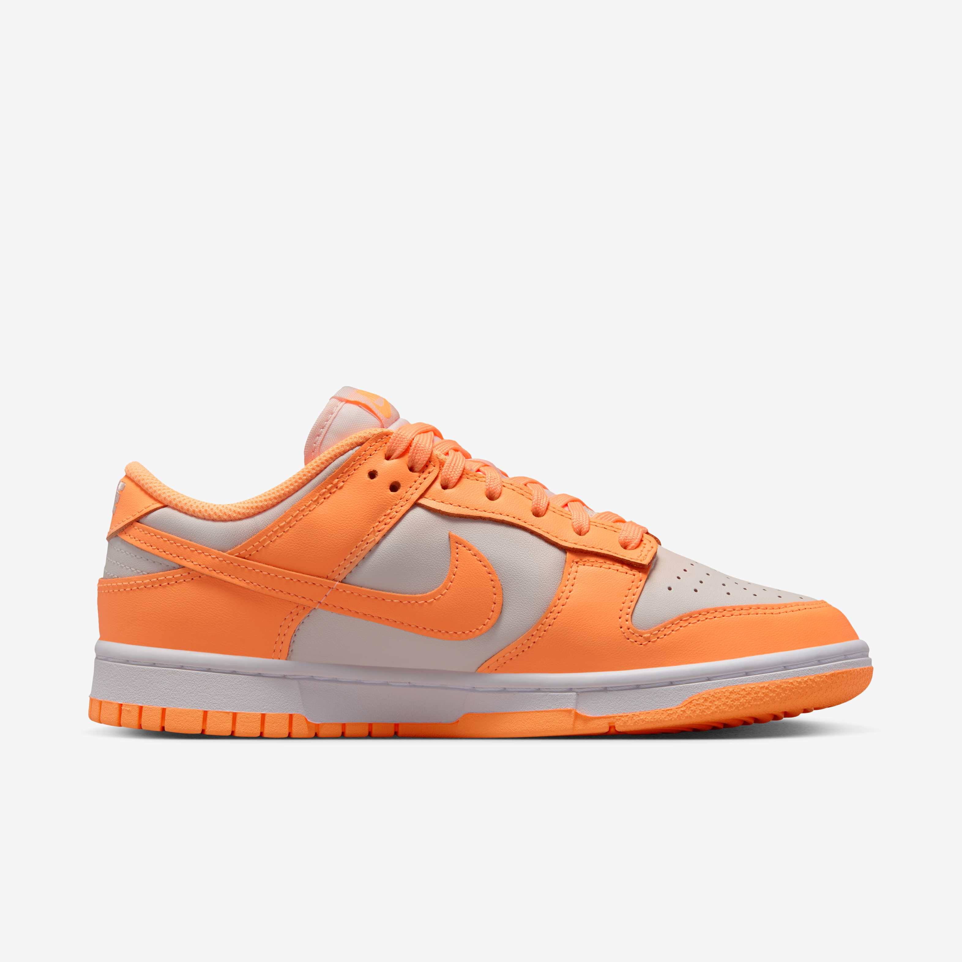 Nike Dunk Low image number 2