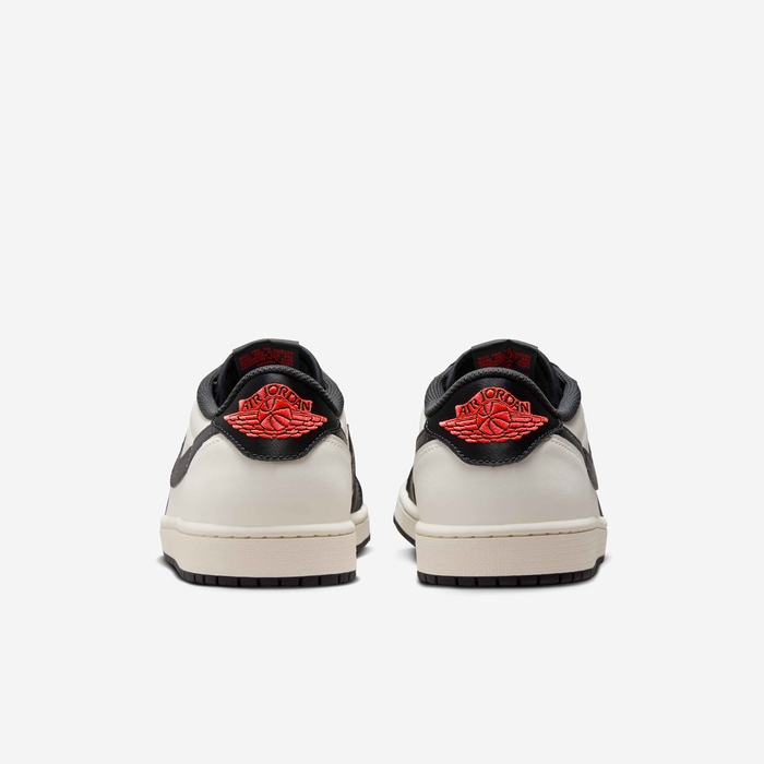 Air Jordan 1 Retro Low Paris Saint-Germain image number 5 Air Jordan 1 Retro Low Paris Saint-Germain image number 5