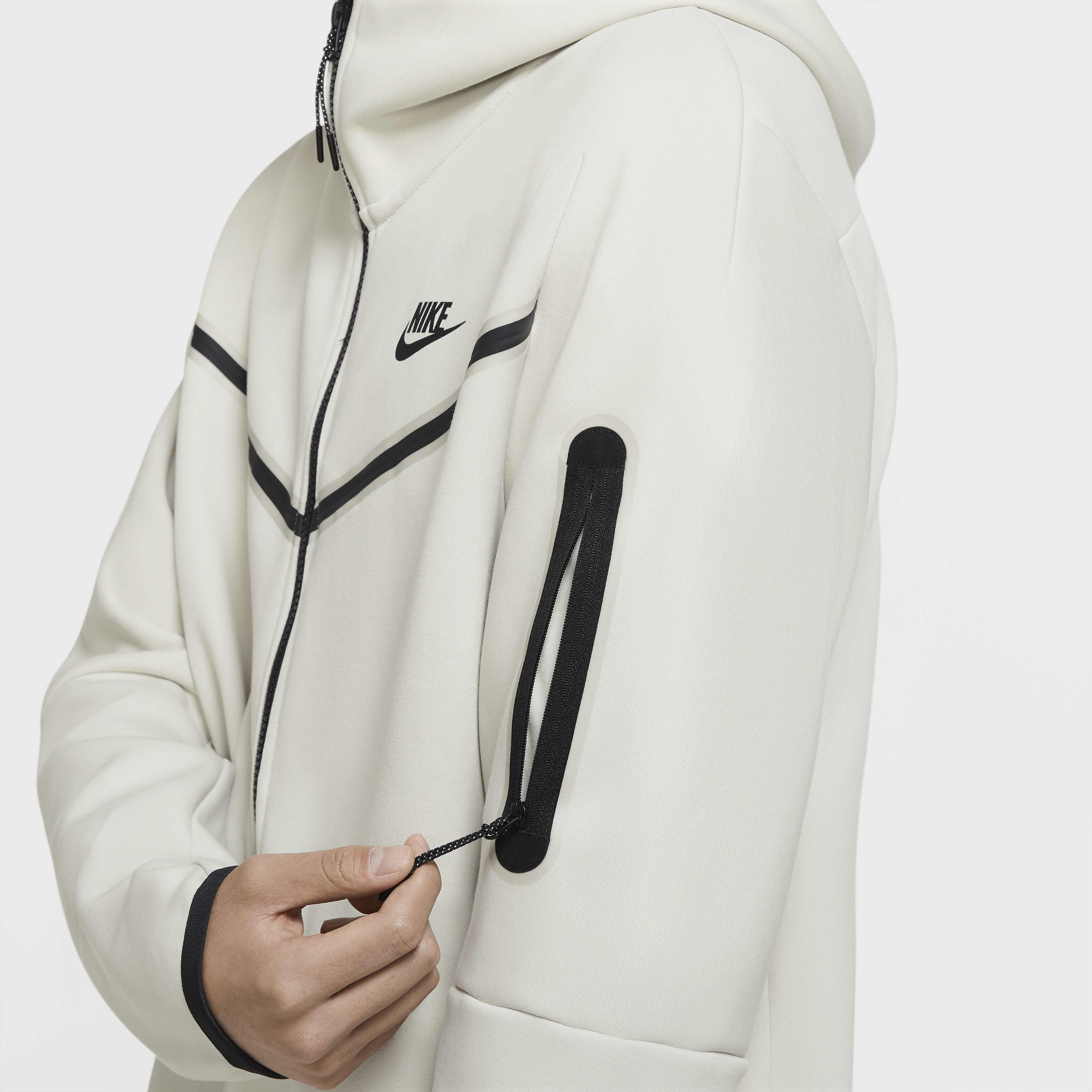 Nike Sportswear Tech Fleece image number 4