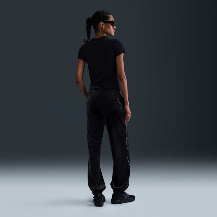 نايكي سبورتسوير تشيل نت image number 4 نايكي سبورتسوير تشيل نت image number 4