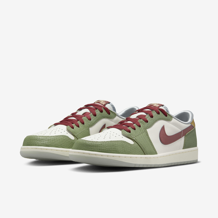 Air Jordan 1 Retro Low OG Lunar New Year image number 4 Air Jordan 1 Retro Low OG Lunar New Year image number 4