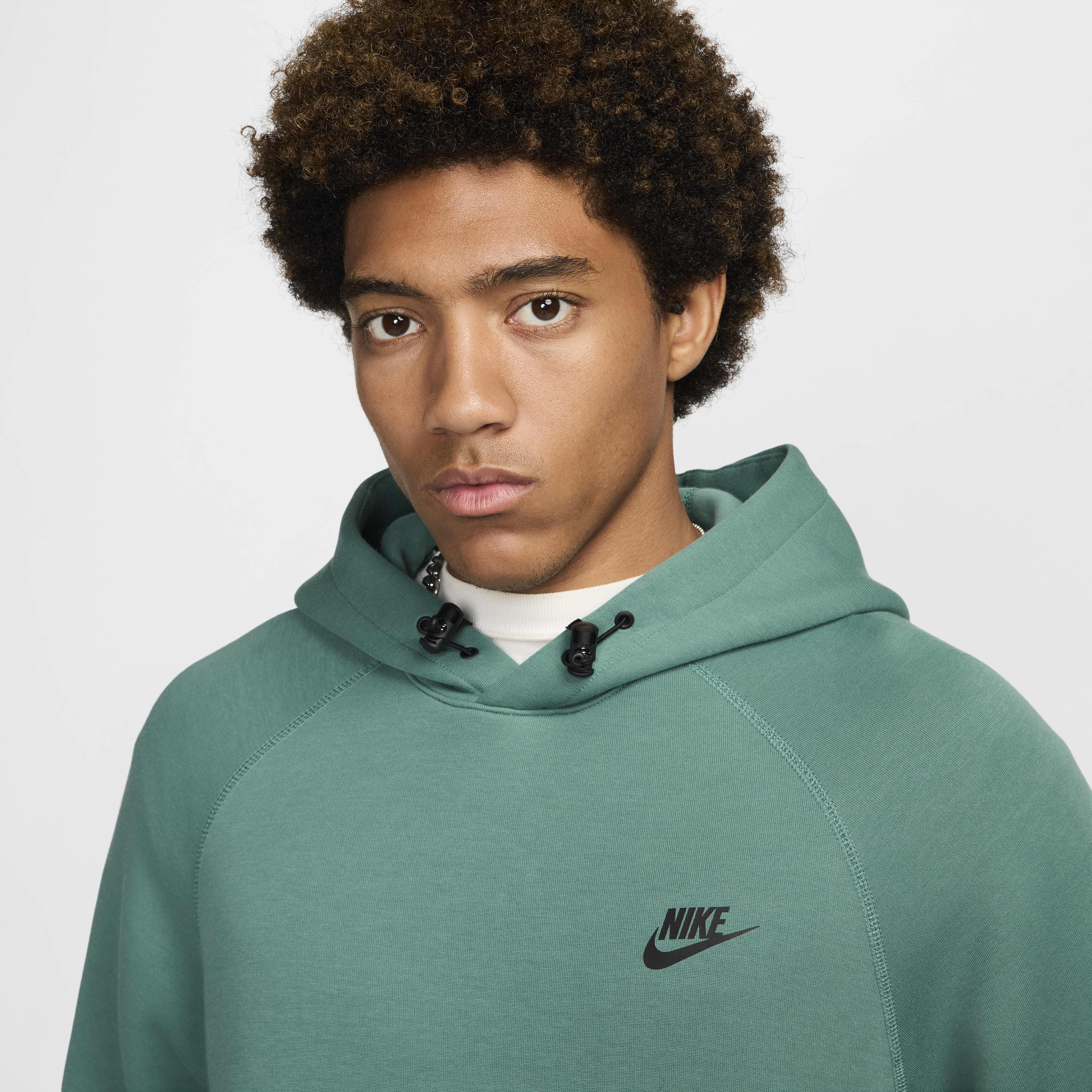 Nike Sportswear Tech Fleece image number 2