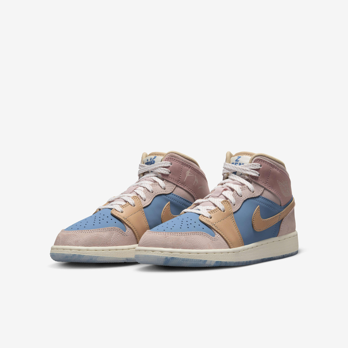Air Jordan 1 Mid Sneaker School image number 4 Air Jordan 1 Mid Sneaker School image number 4