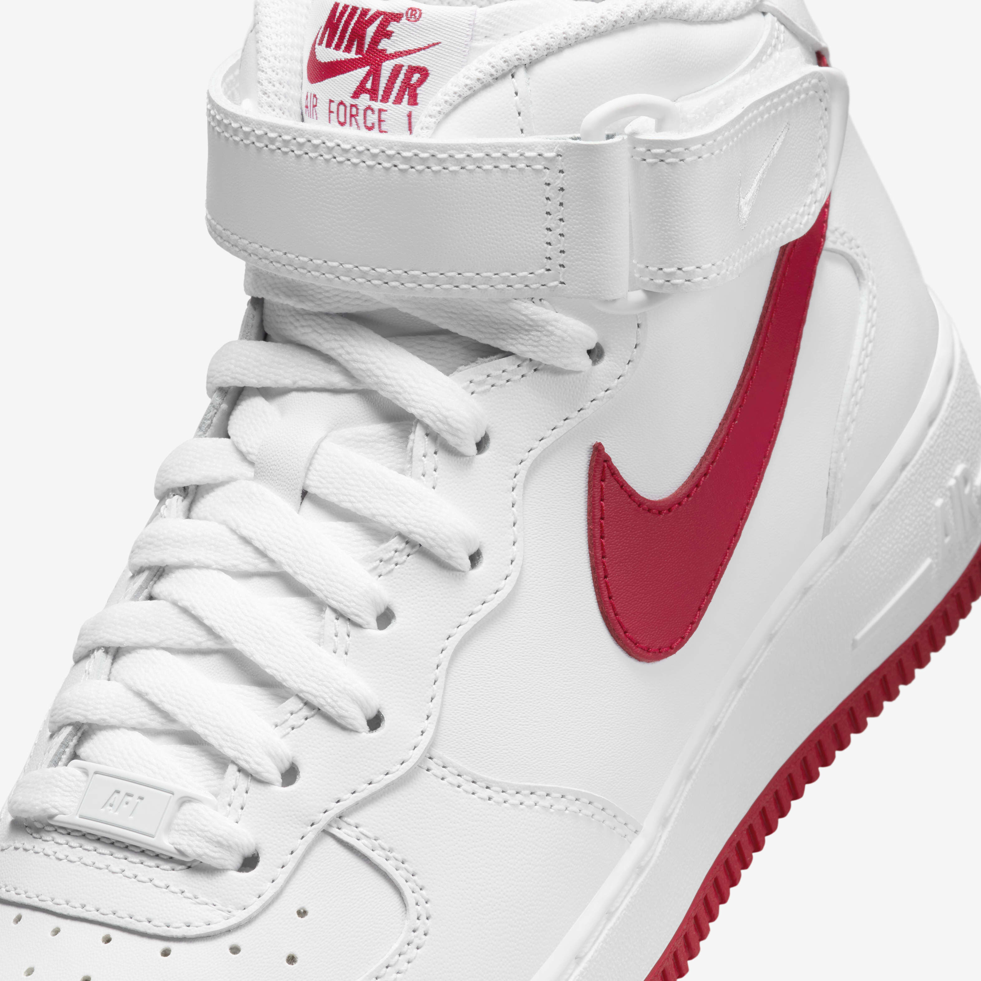 Buy Nike Air Force 1 07 Mid Women s Shoe Nike Saudi Official