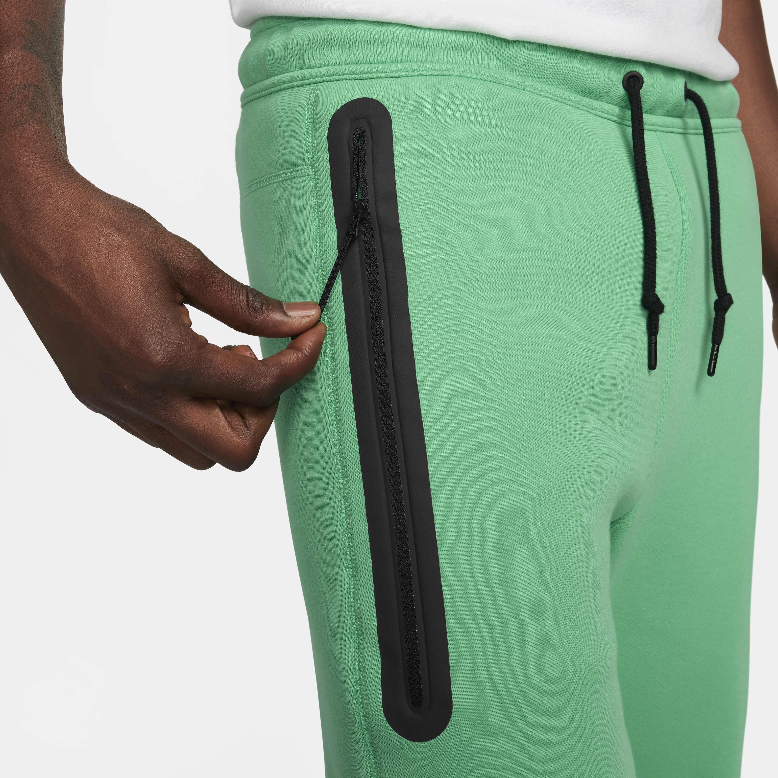 Nike tech fleece jogger green top