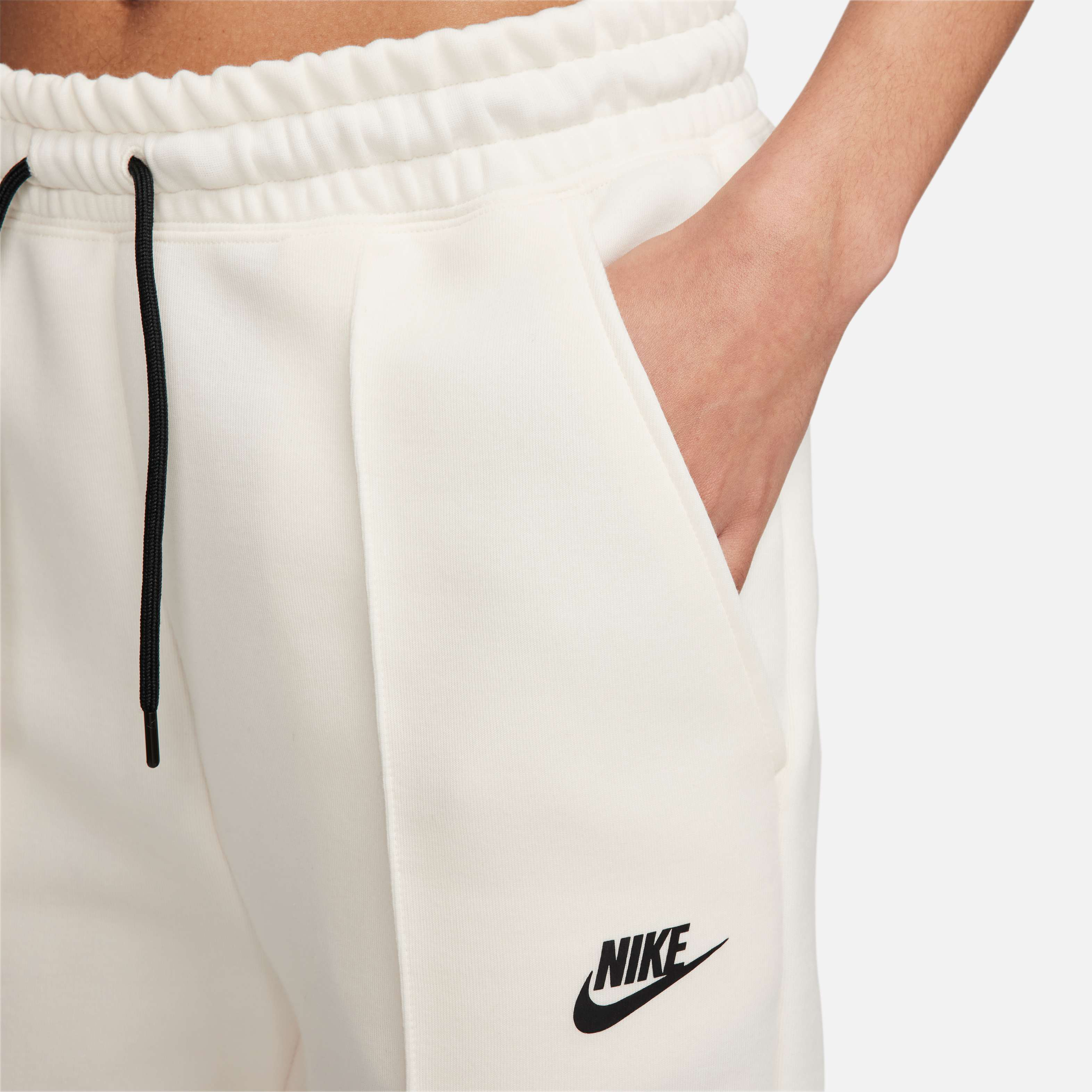Nike Sportswear Tech Fleece image number 2