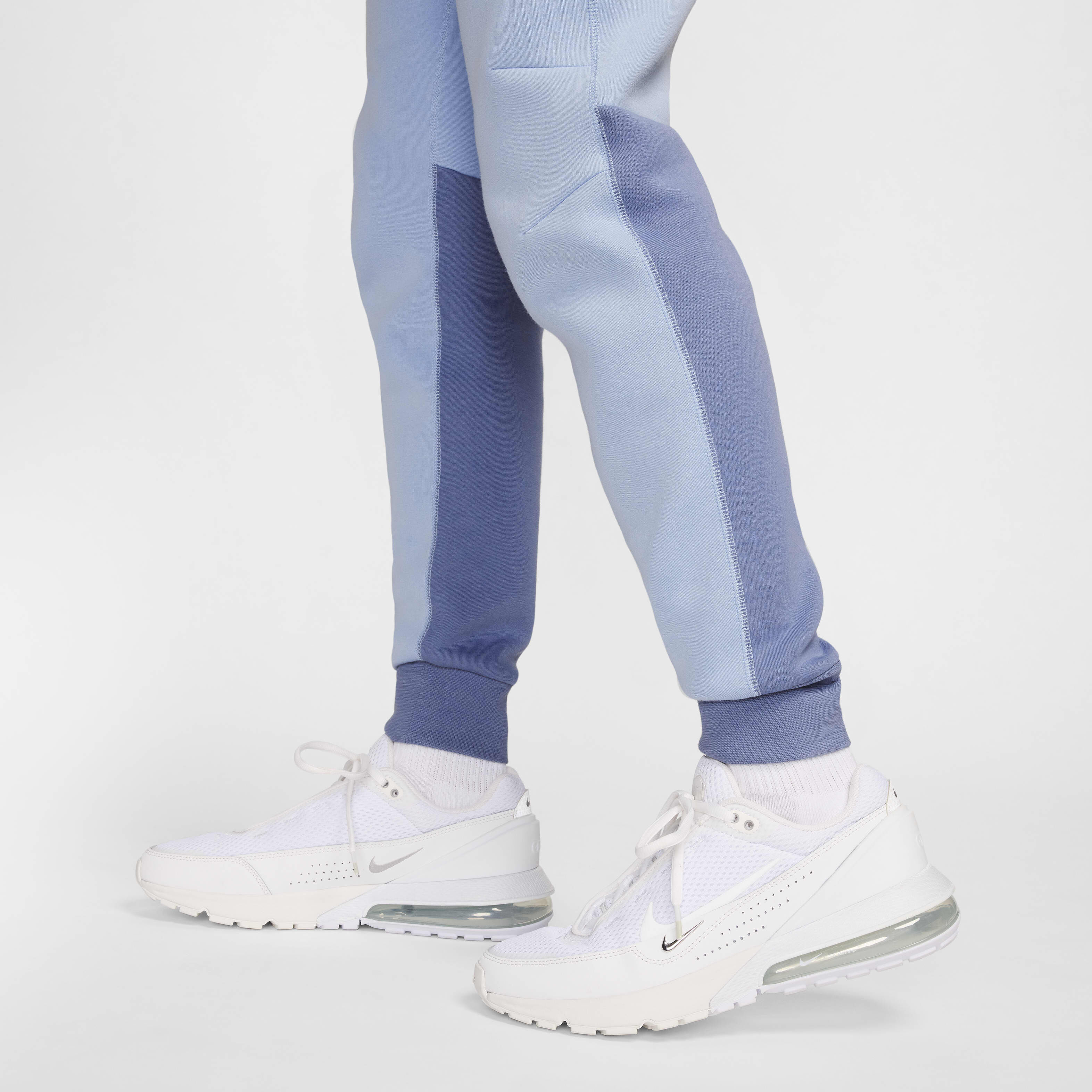 Nike blue joggers men hotsell
