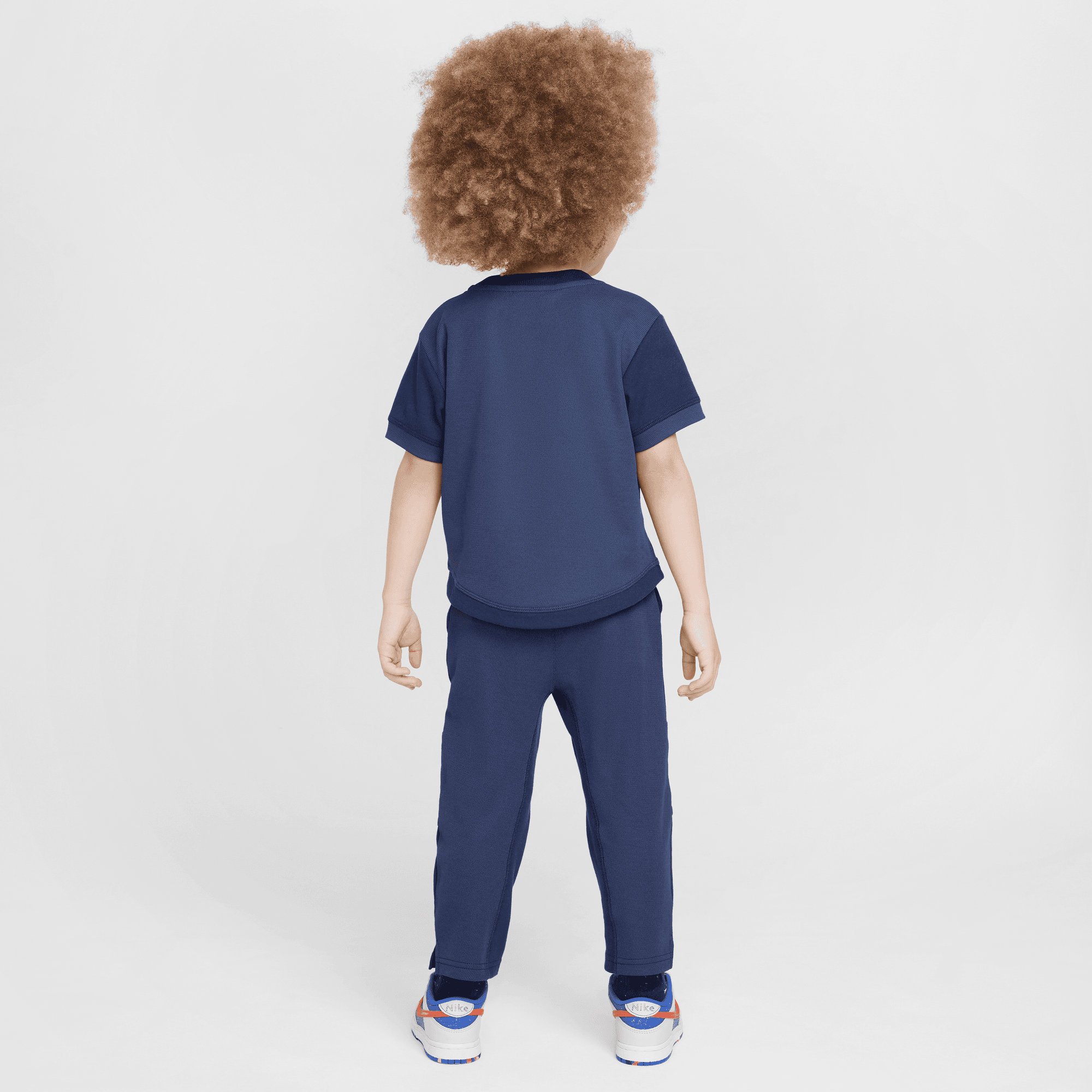 نايكي ريدي، ست! image number 1