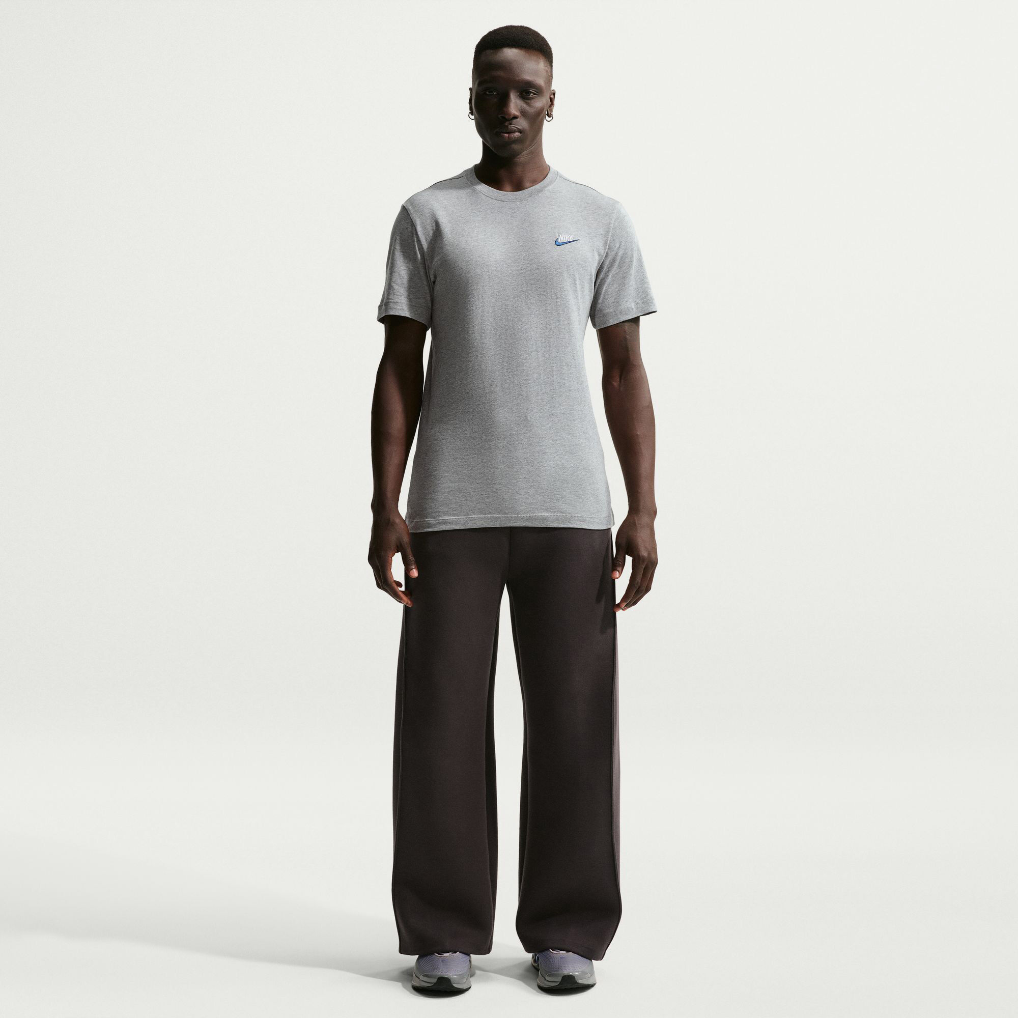 Nike Sportswear Club image number 0