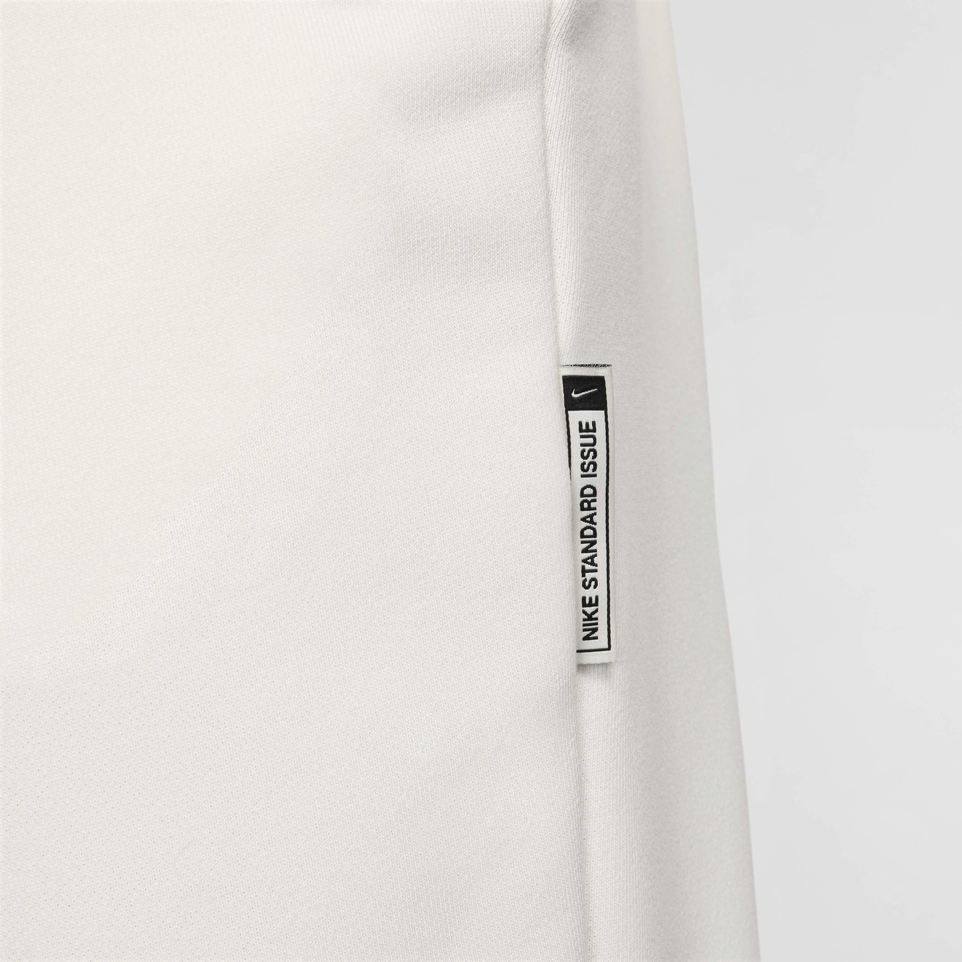 Nike Standard Issue image number 3