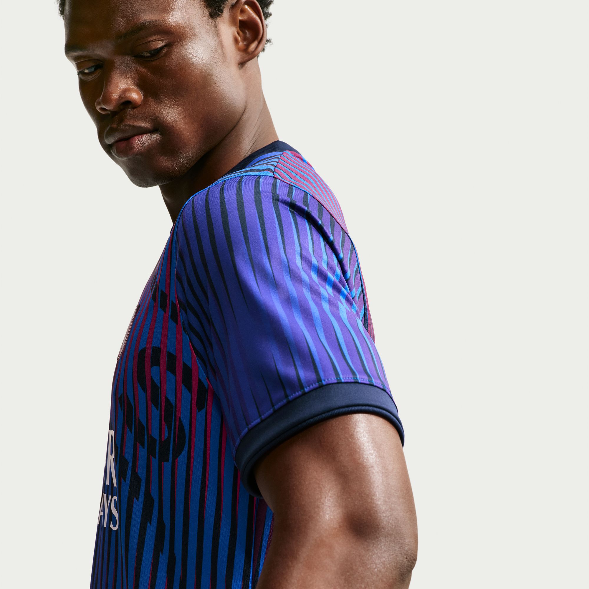 Paris Saint-Germain Away image number 2