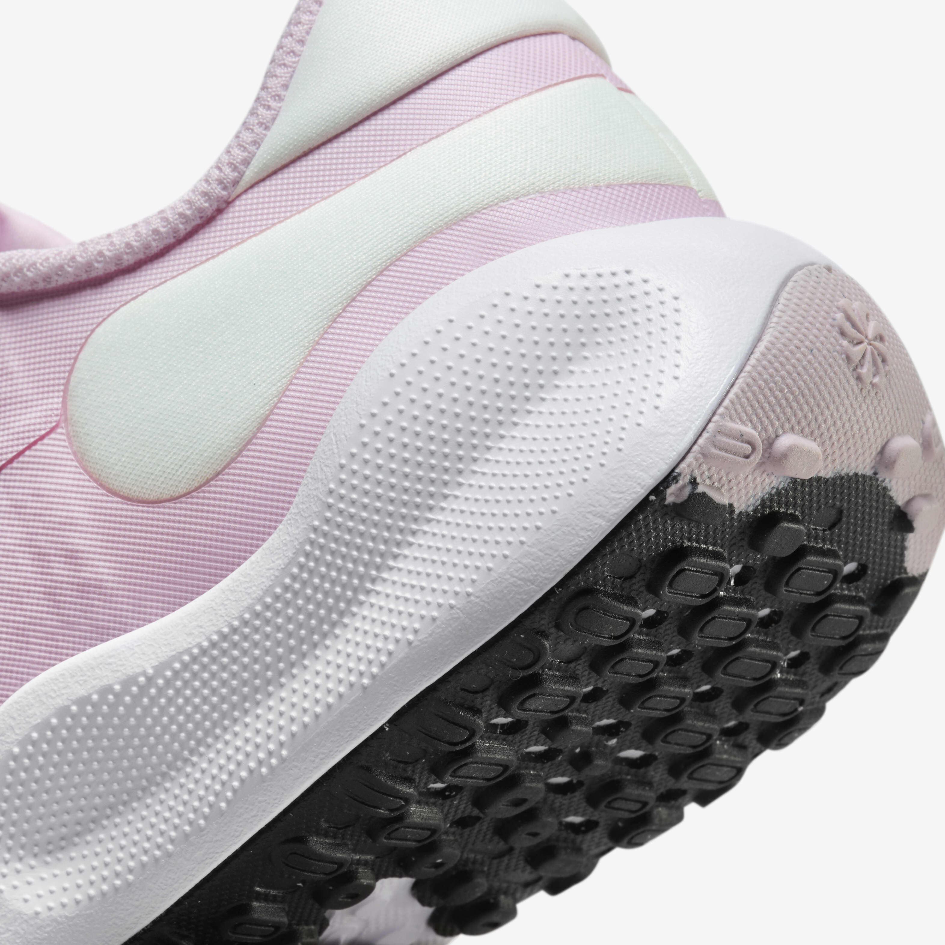 Nike revolution 38 online