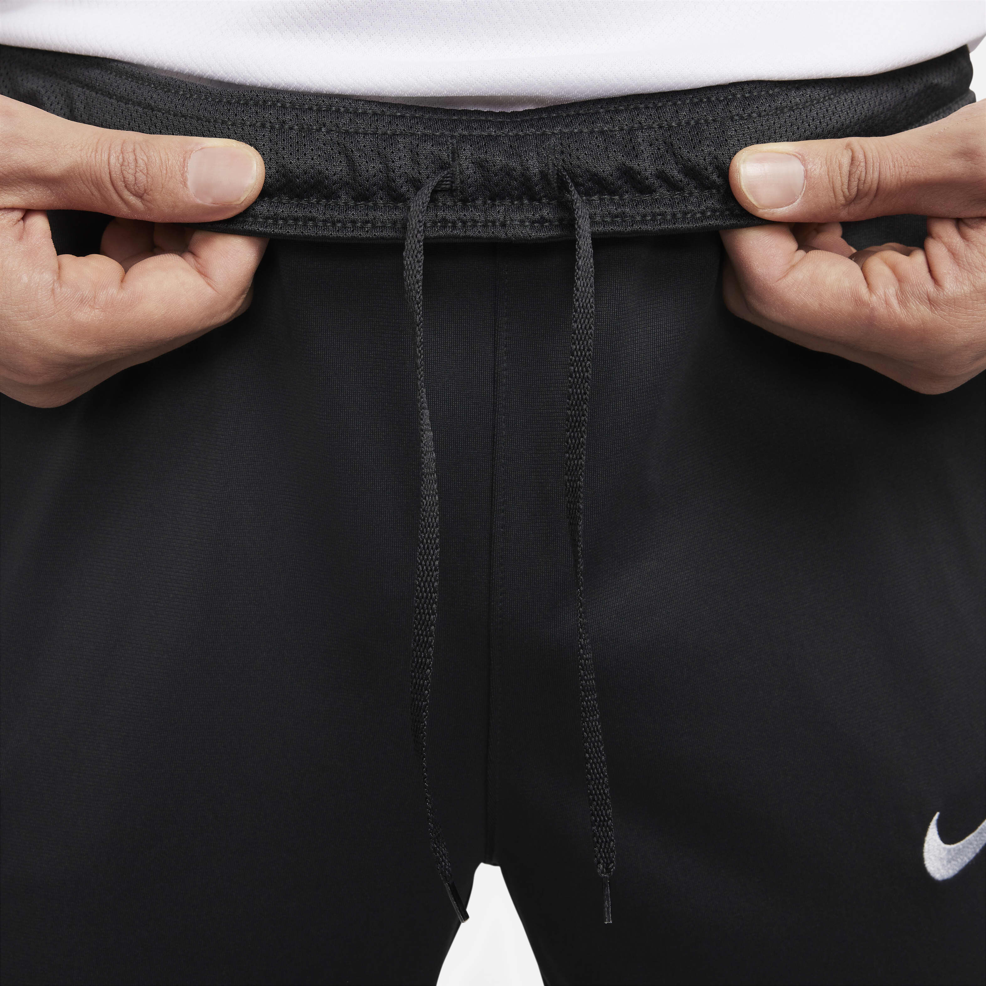 Liverpool F.C. Strike image number 7