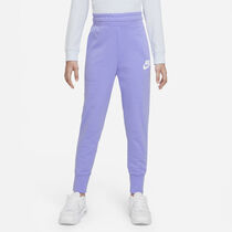 Nike Sportswear Club
