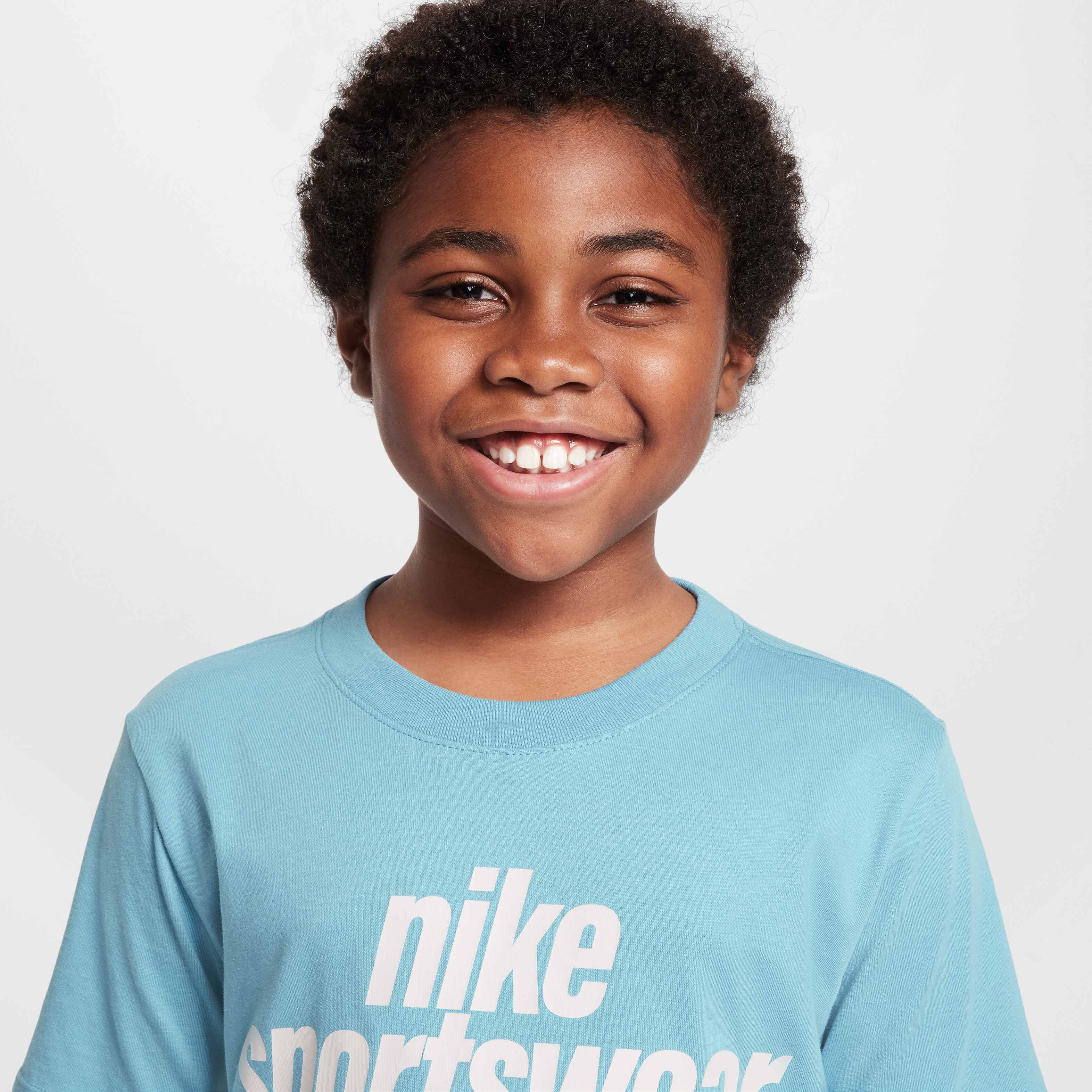 نايكي سبورتسوير image number 2