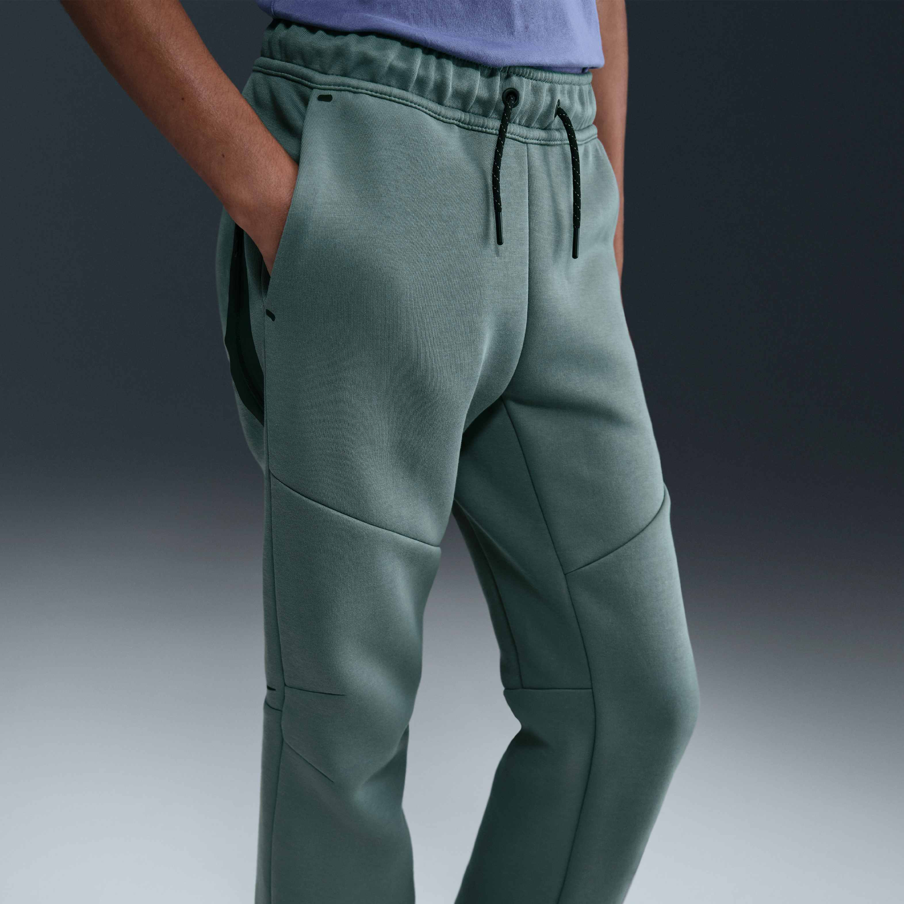 Nike Sportswear Tech Fleece image number 2