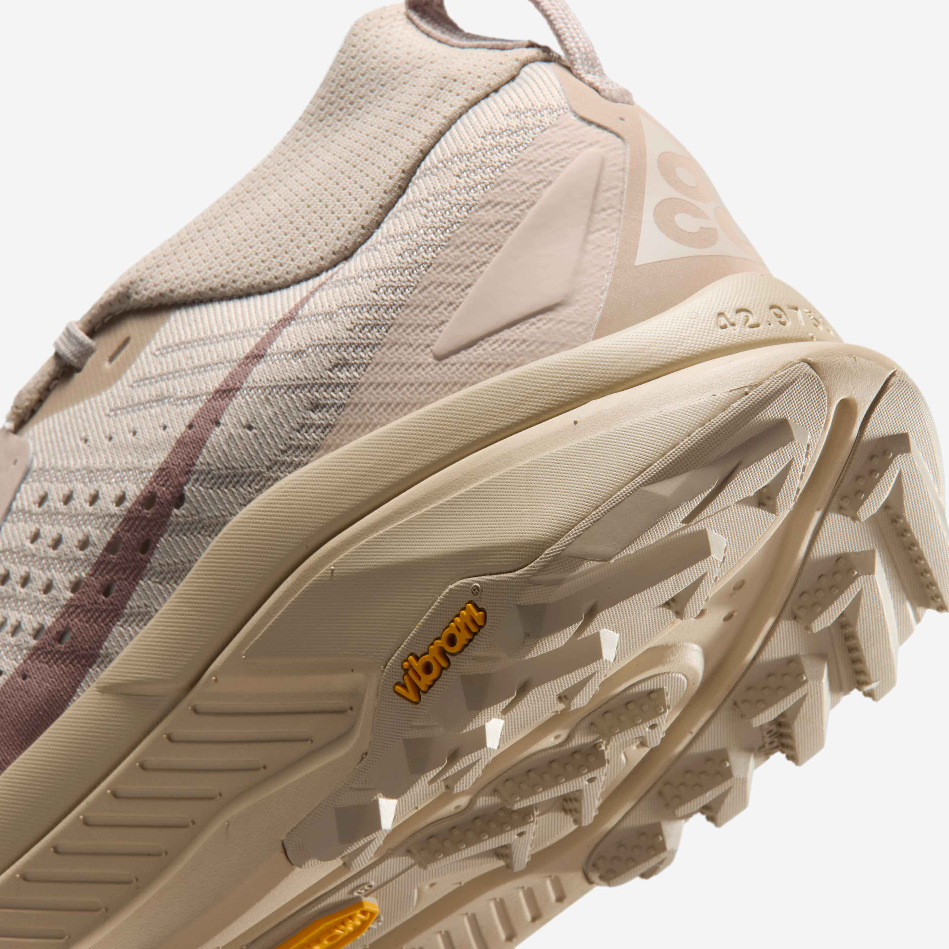 نايكي ACG زيجاما image number 6