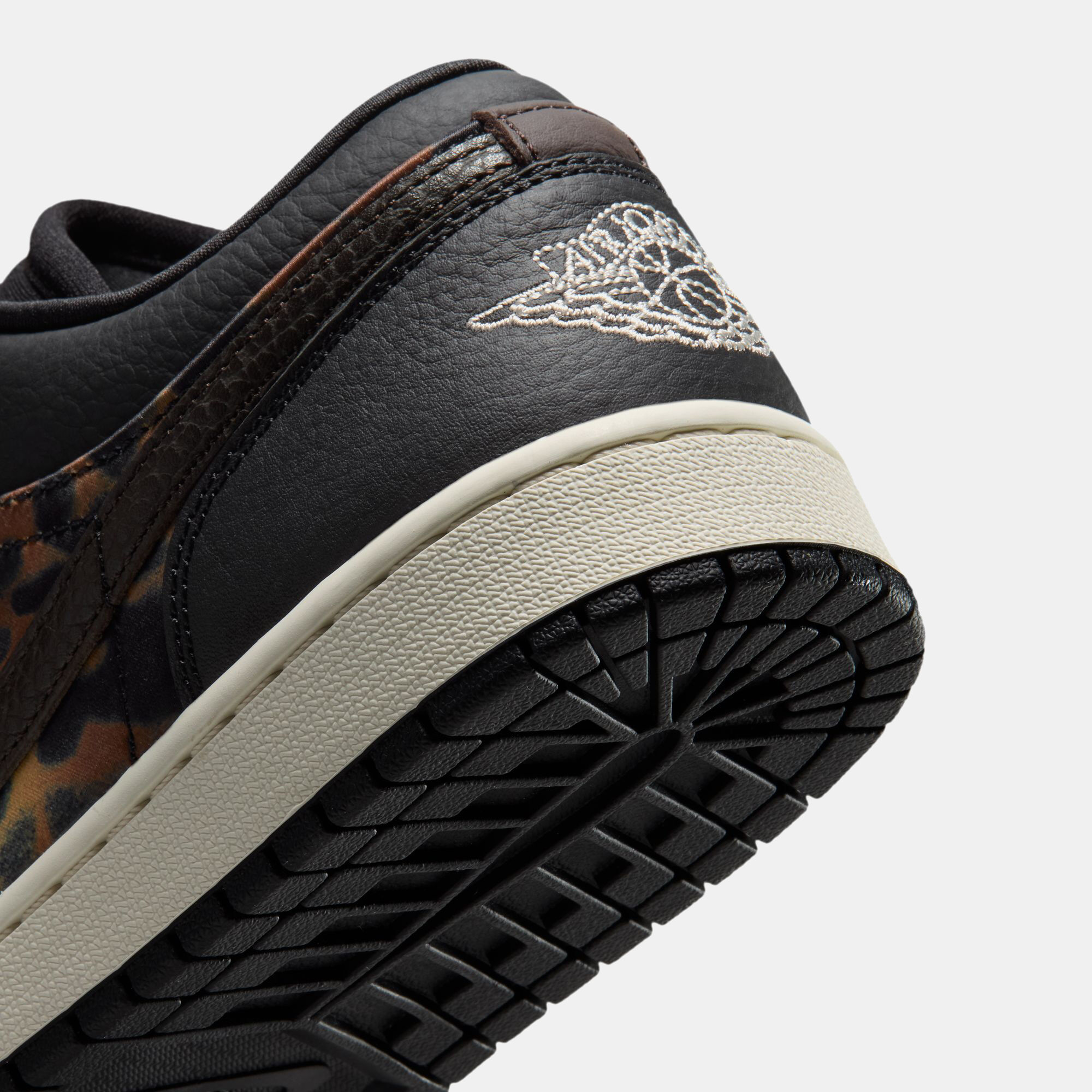 Air Jordan 1 Low SE image number 10