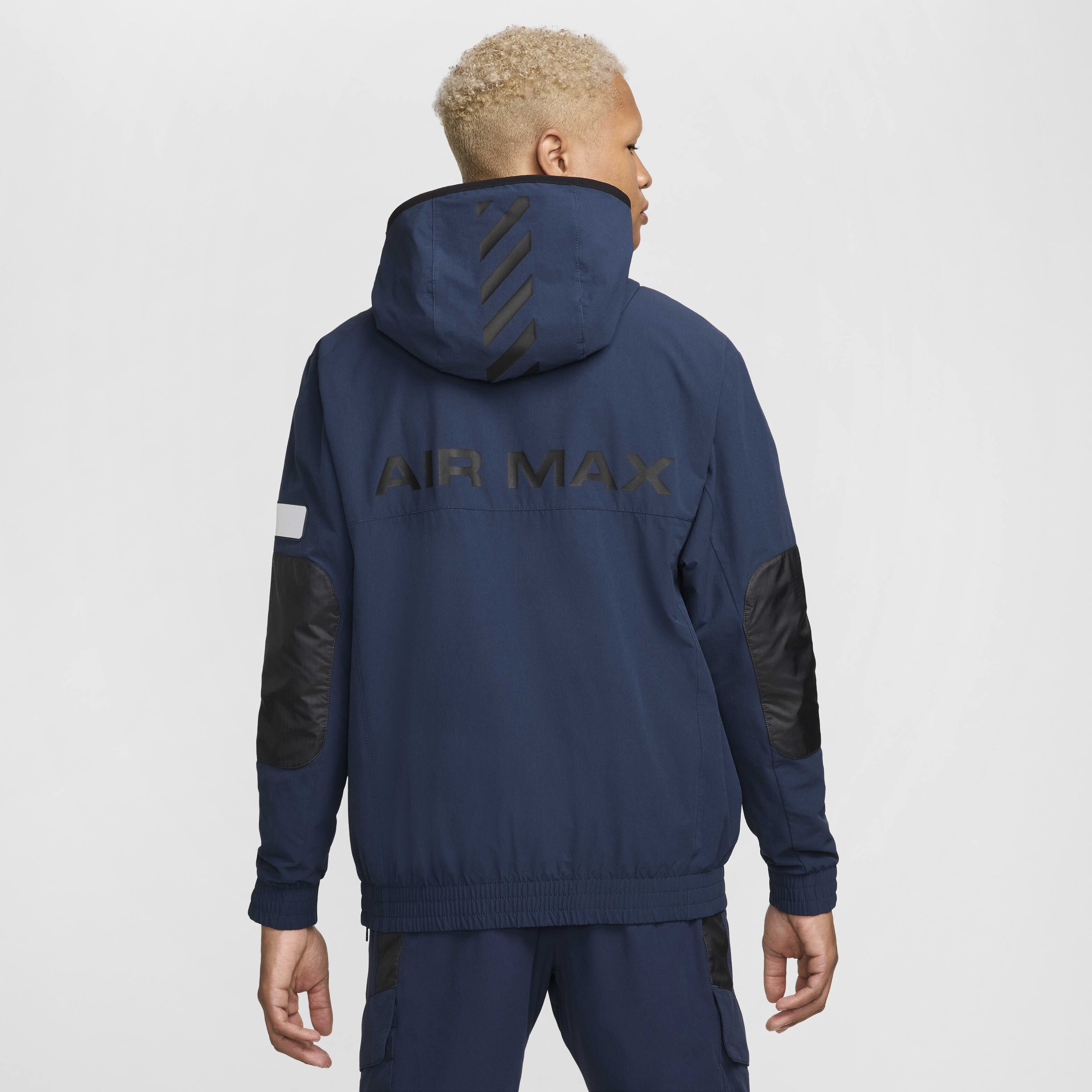 Buy Nike Air Max Men s Woven Jacket Nike Saudi Official