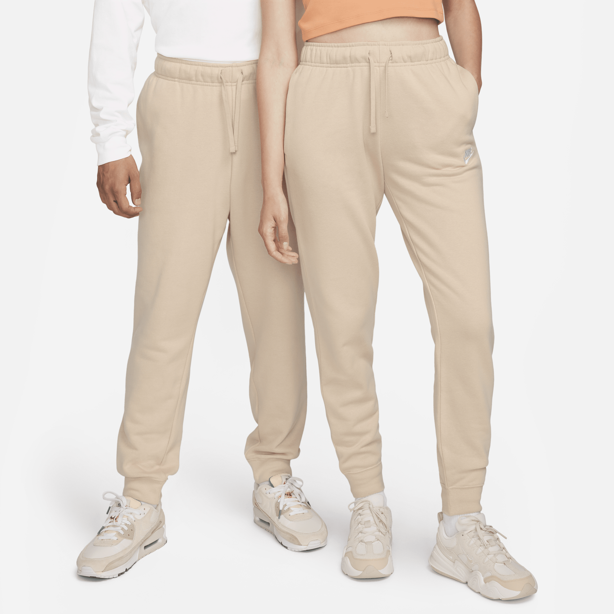 Nike club hotsell joggers khaki