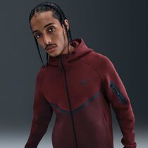 Nike Tech