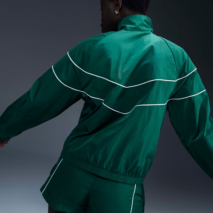 Nike Windrunner image number 2 Nike Windrunner image number 2