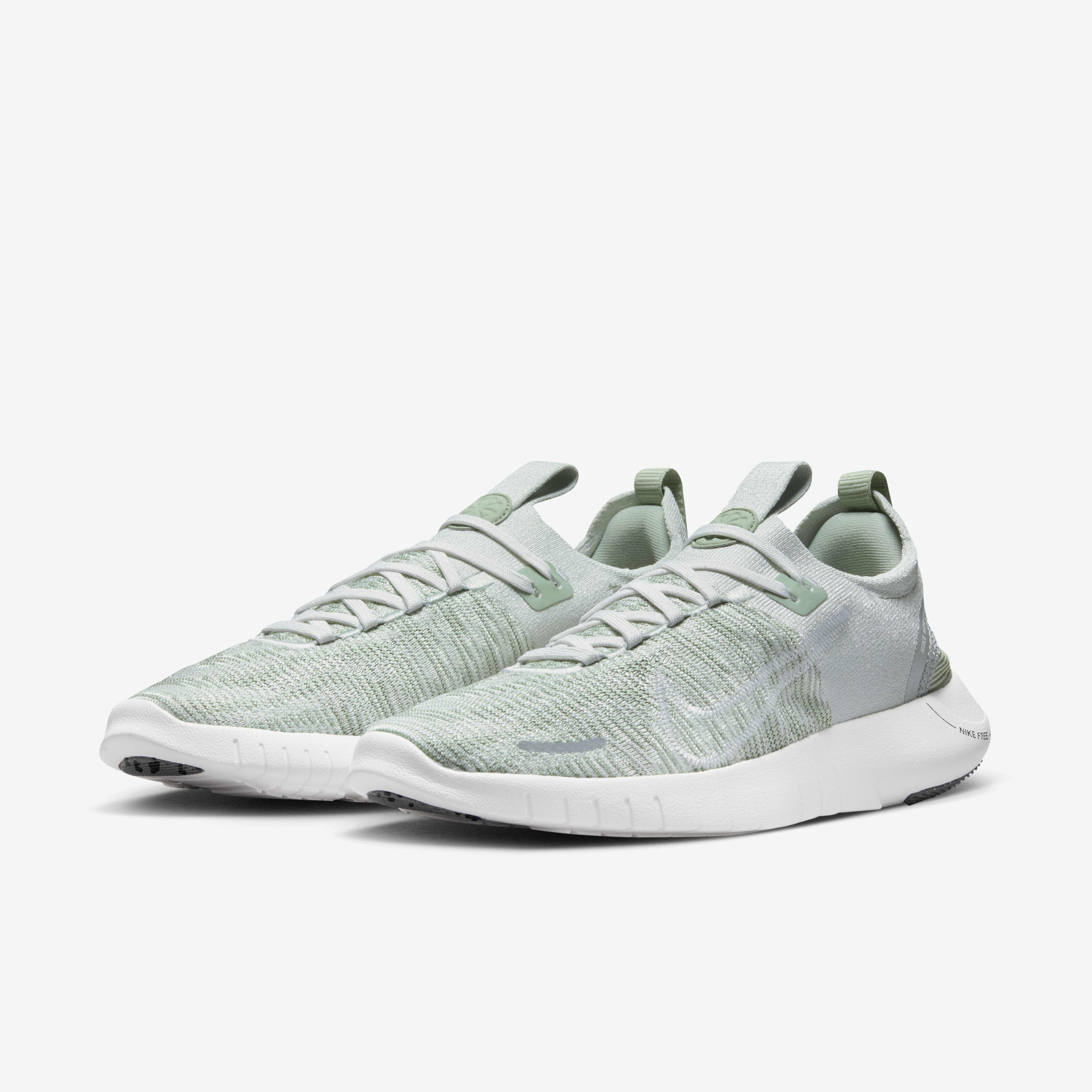 Nike free tr8 white metallic silver store