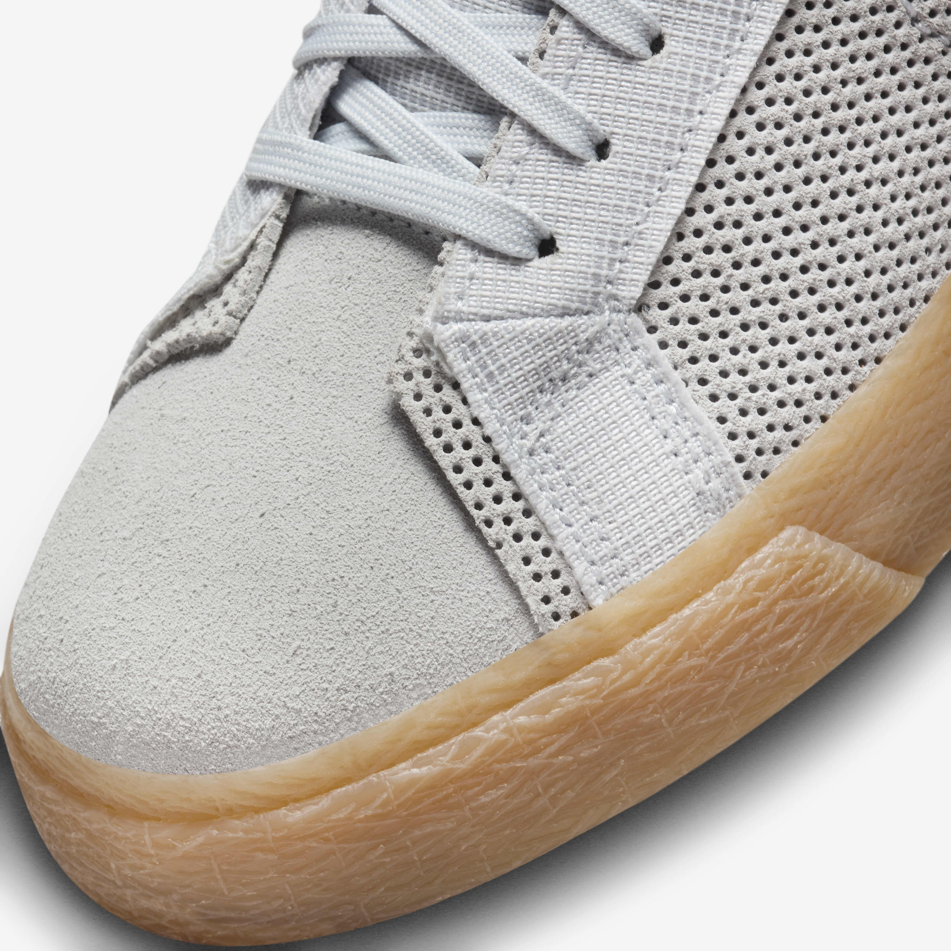 Amazon.com | Nike SB Zoom Blazer Mid Premium Skate Shoes