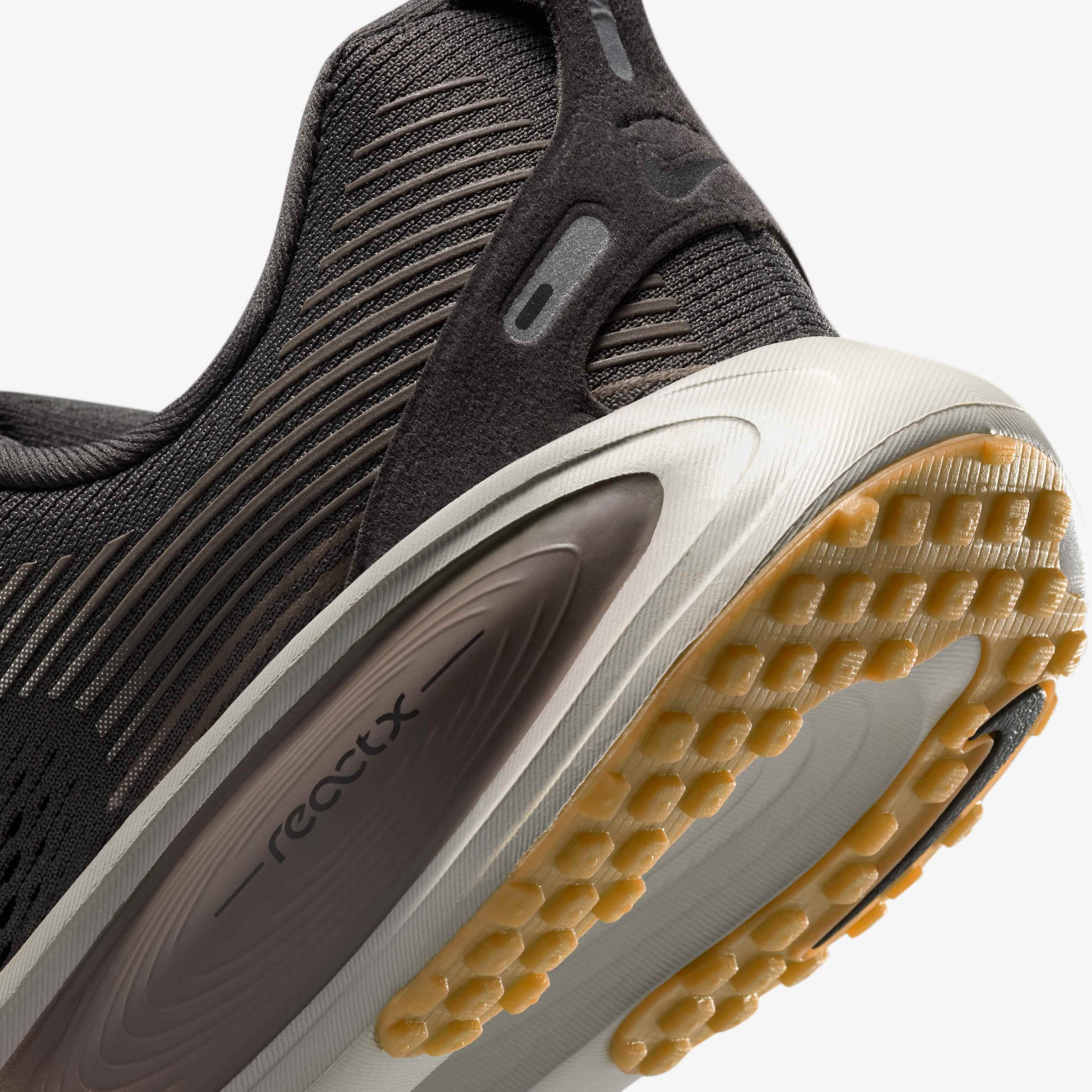 Nike Vomero 18 image number 7