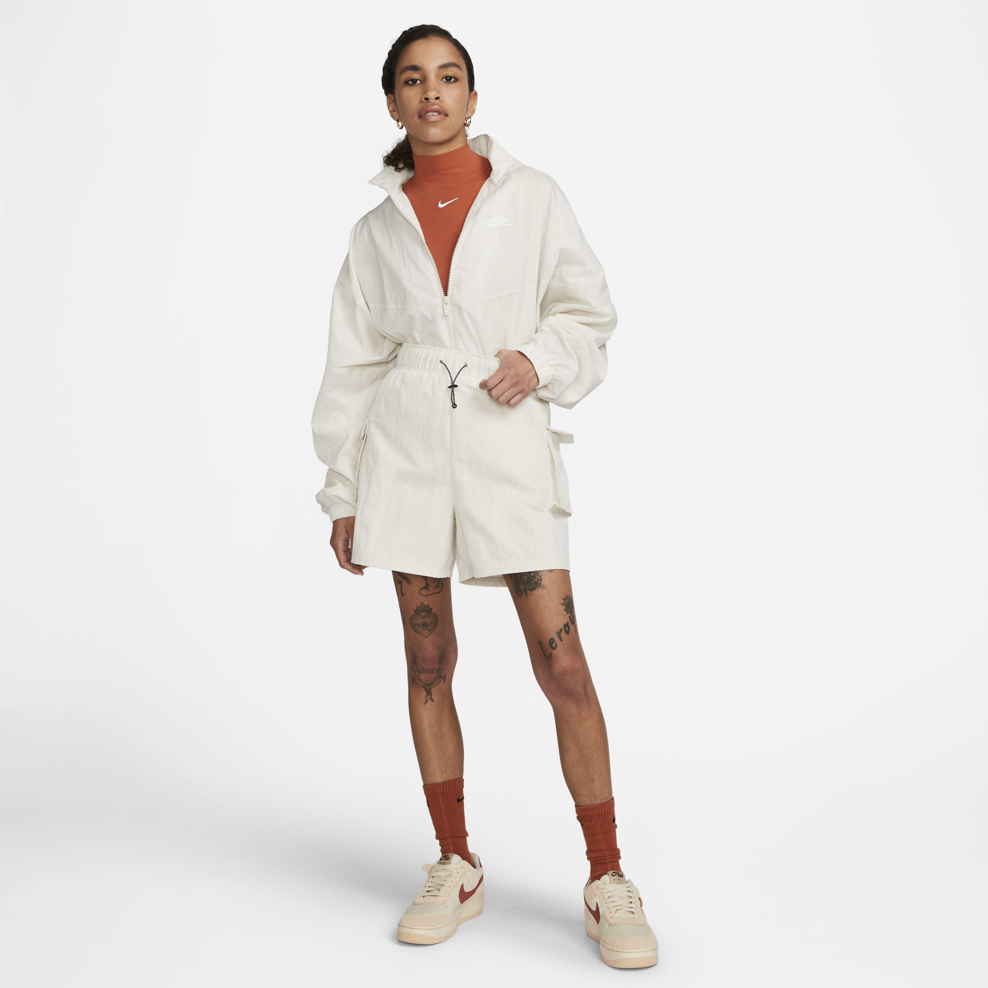 Nike Sportswear Essential image number 5