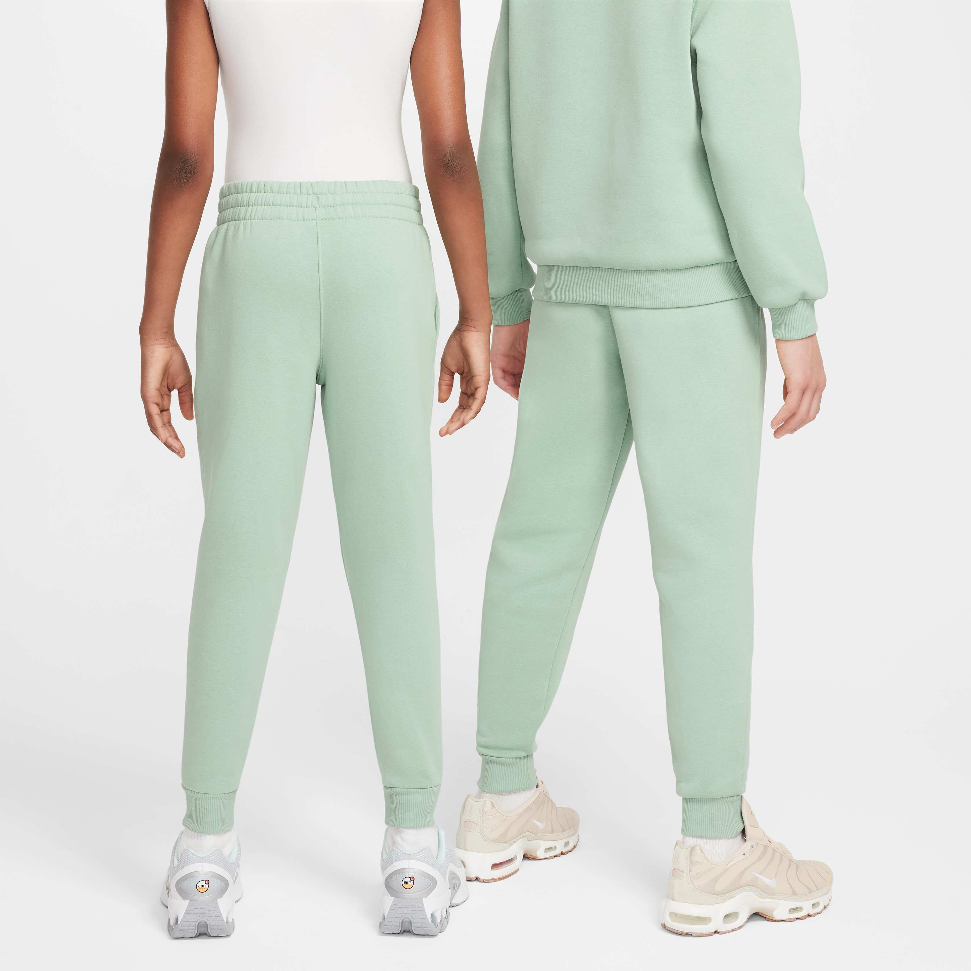 نايكي سبورتسوير كلوب فليس image number 1