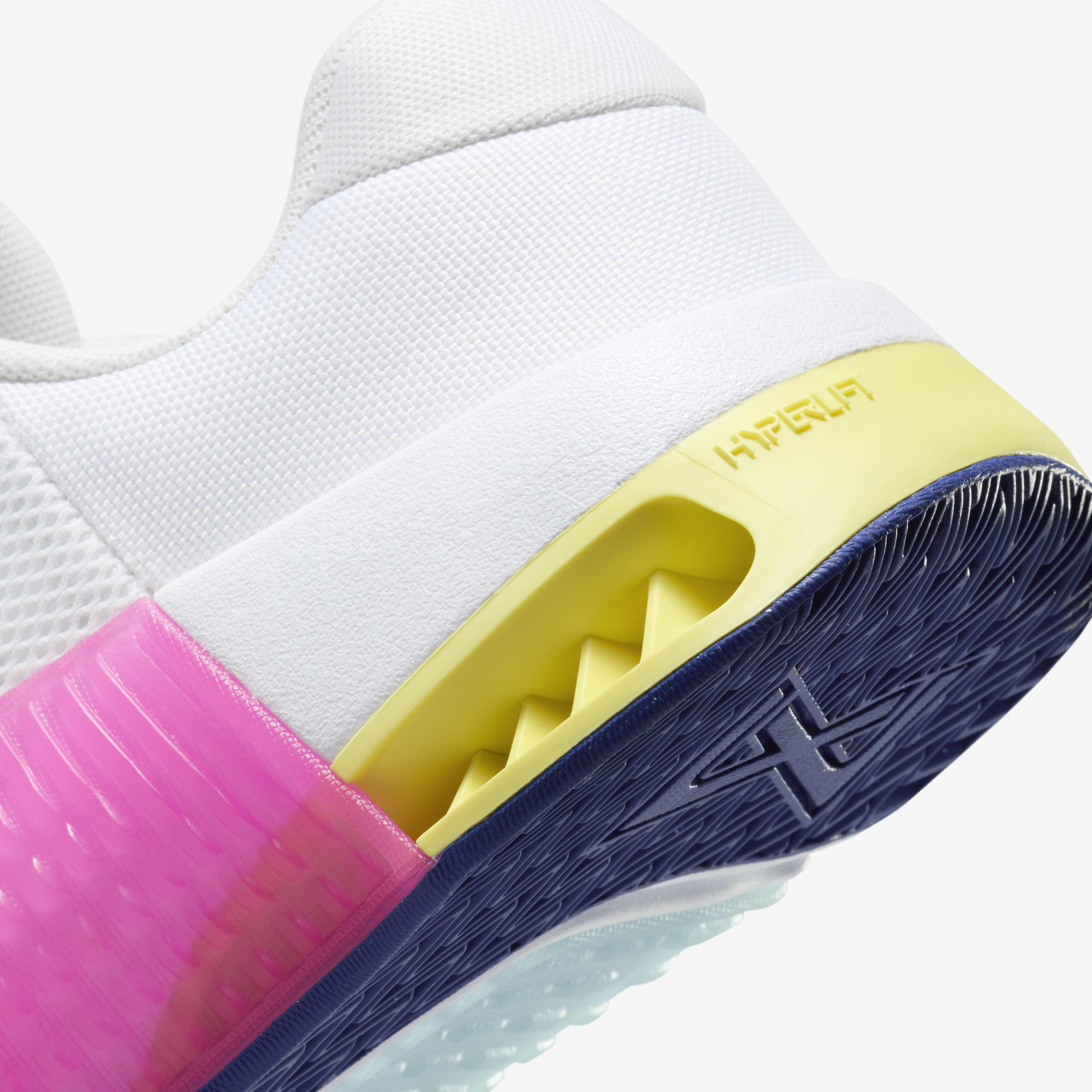 Nike hyperlift top