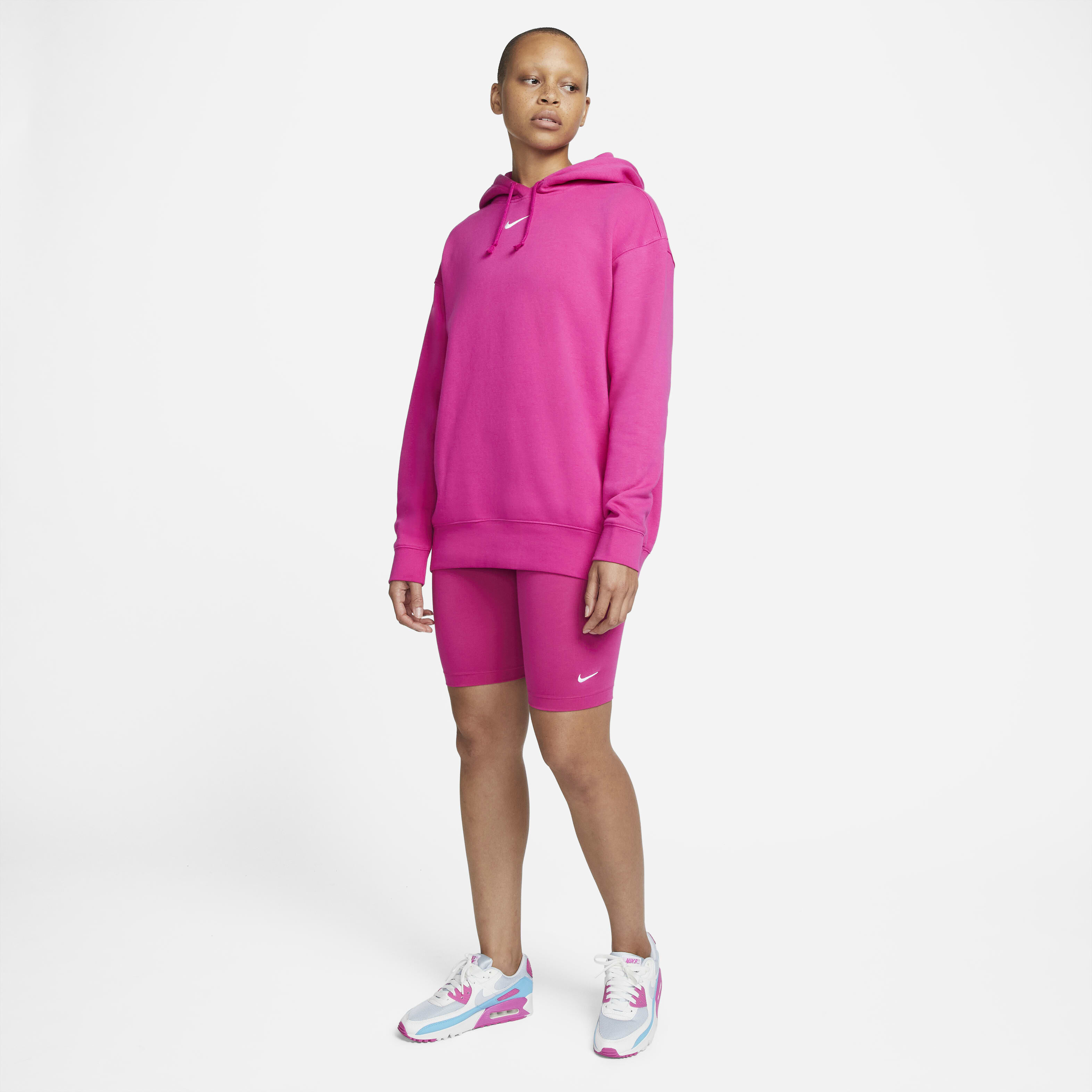 Nike Sportswear Essential image number 4