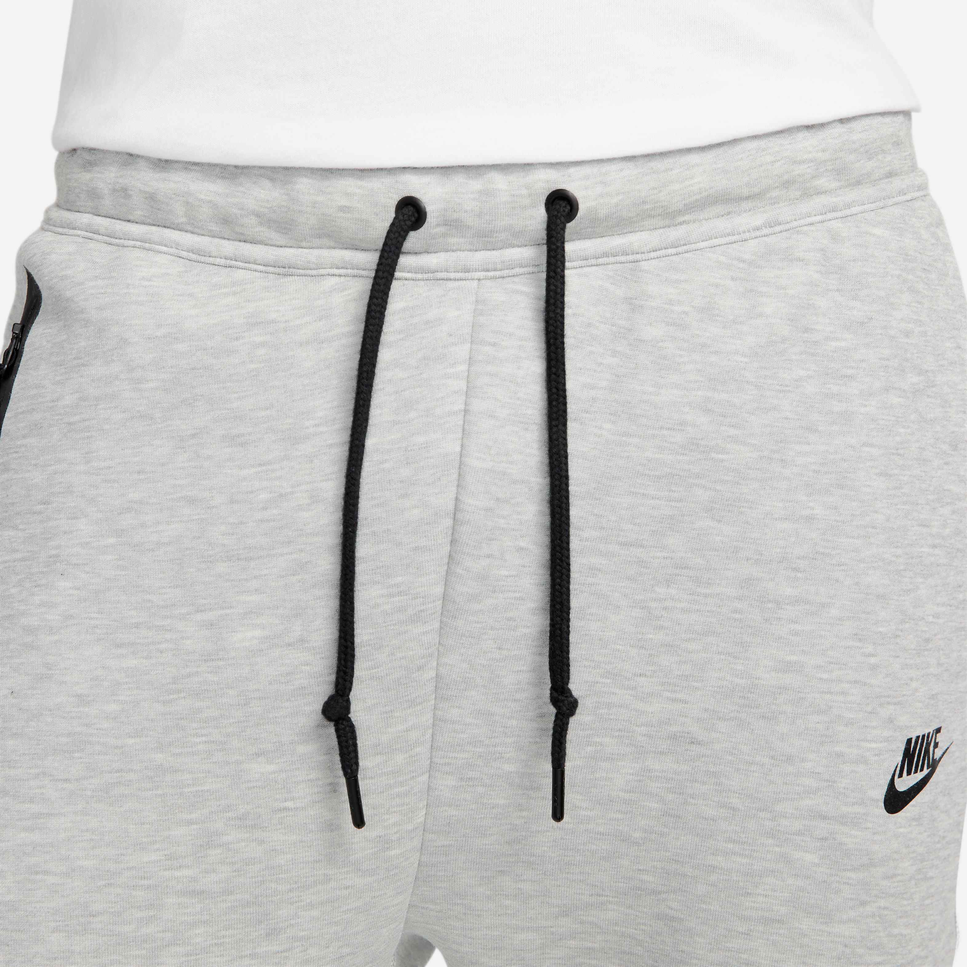 Nike Sportswear Tech Fleece image number 2