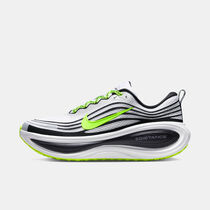 Nike Vomero Plus x Distance