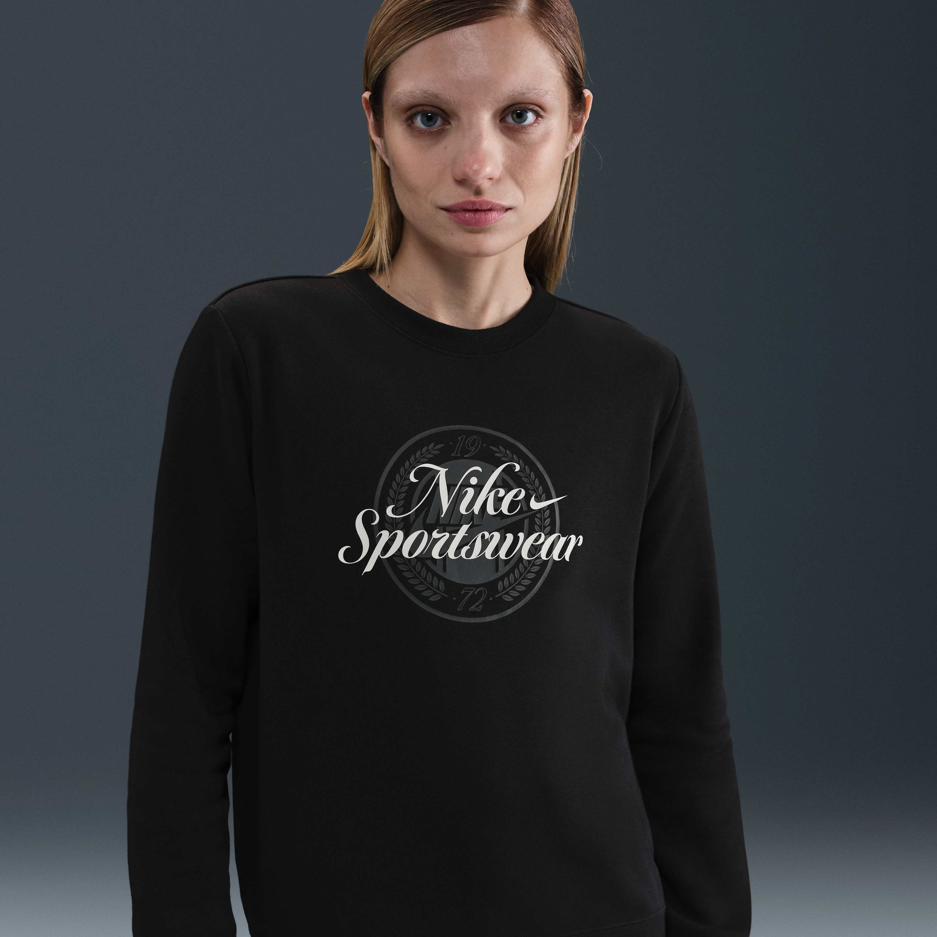 نايكي سبورتسوير كلوب فليس image number 0
