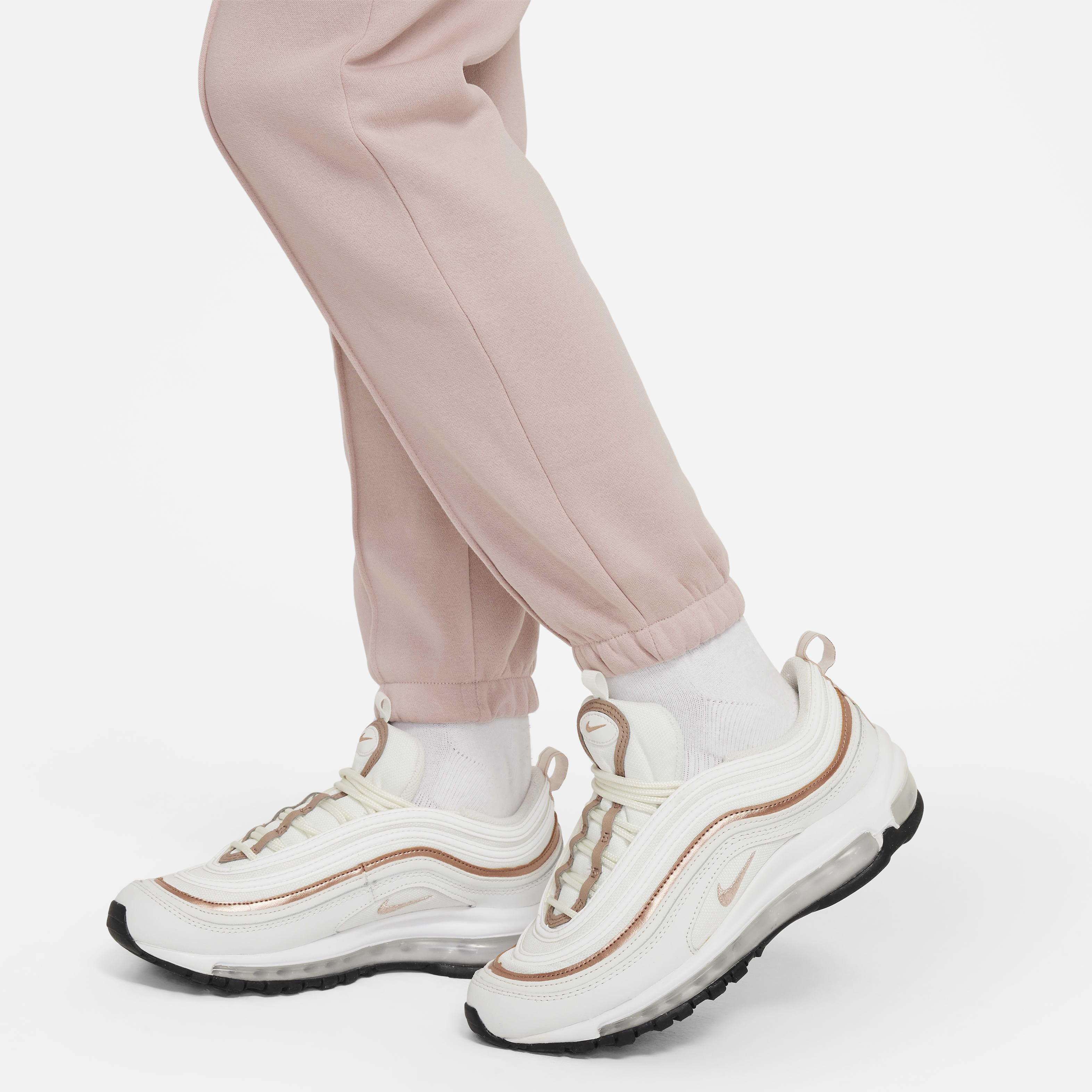 Nike Sportswear Trend image number 4