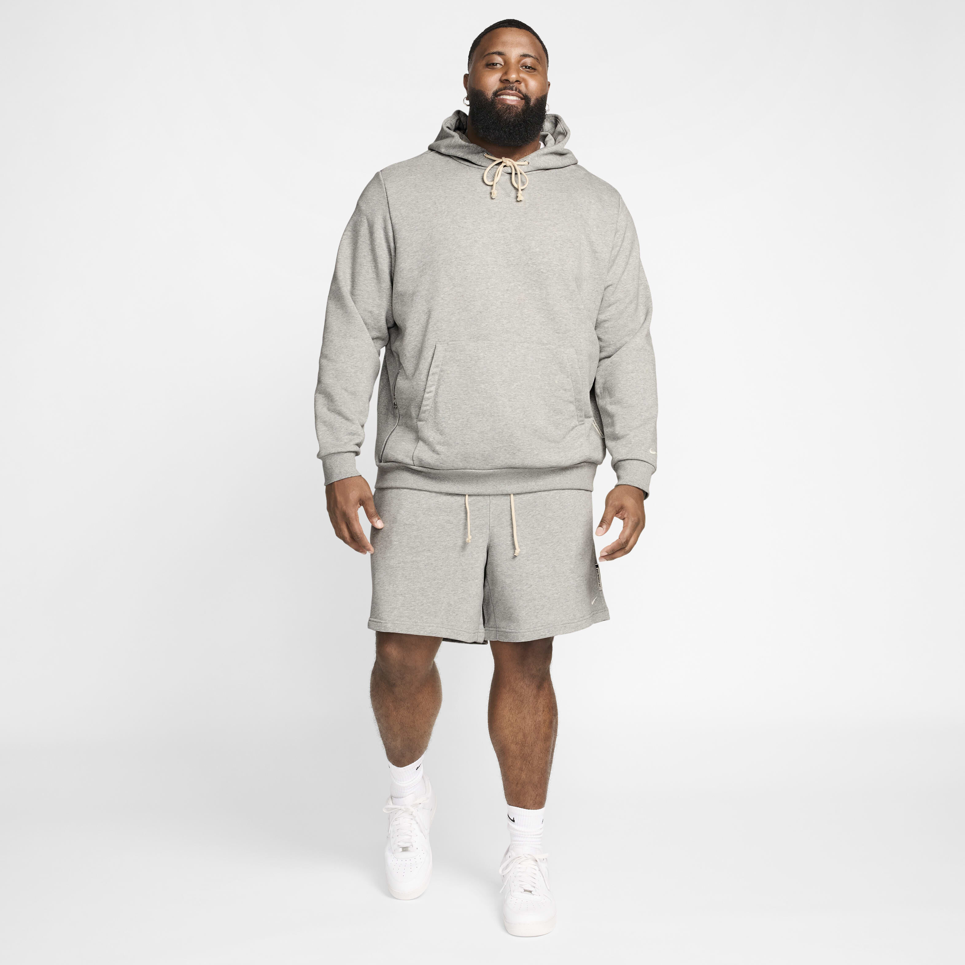Nike Standard Issue image number 16