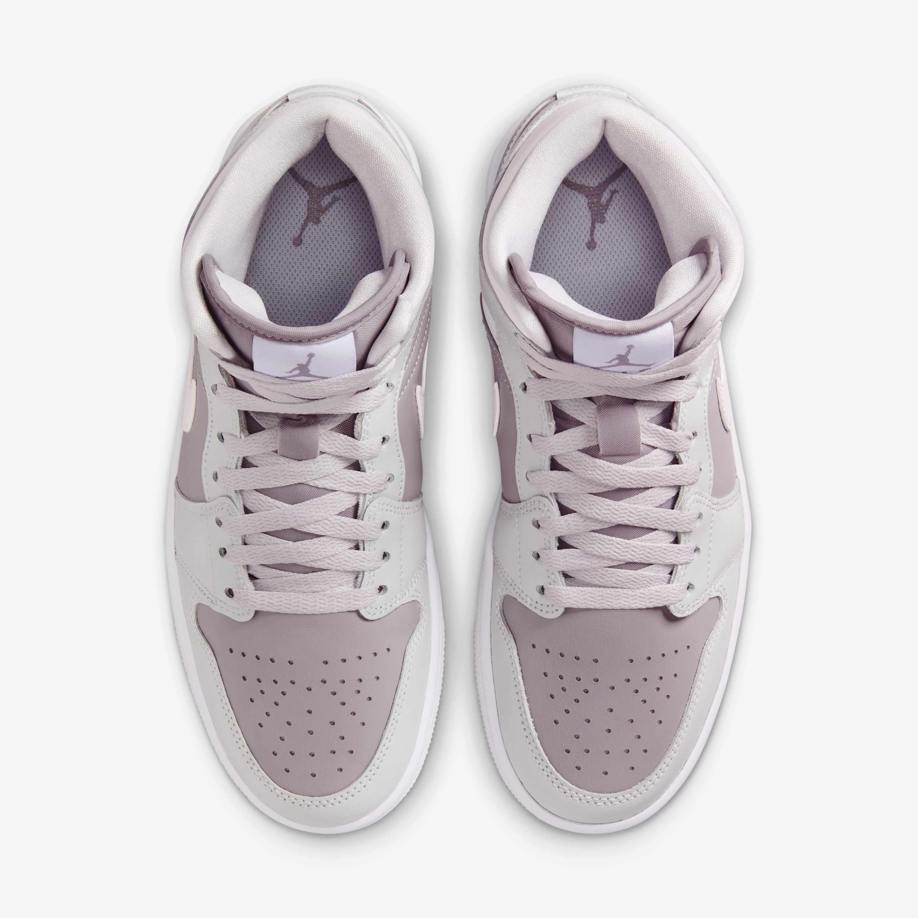 Air Jordan 1 Mid image number 3