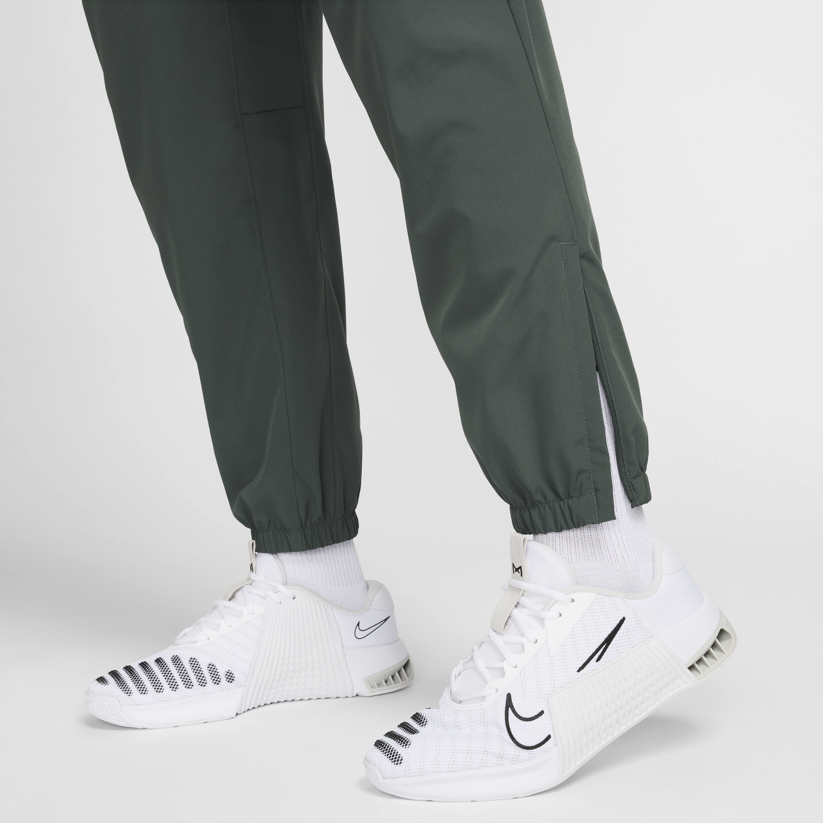 Max taper fit nike top