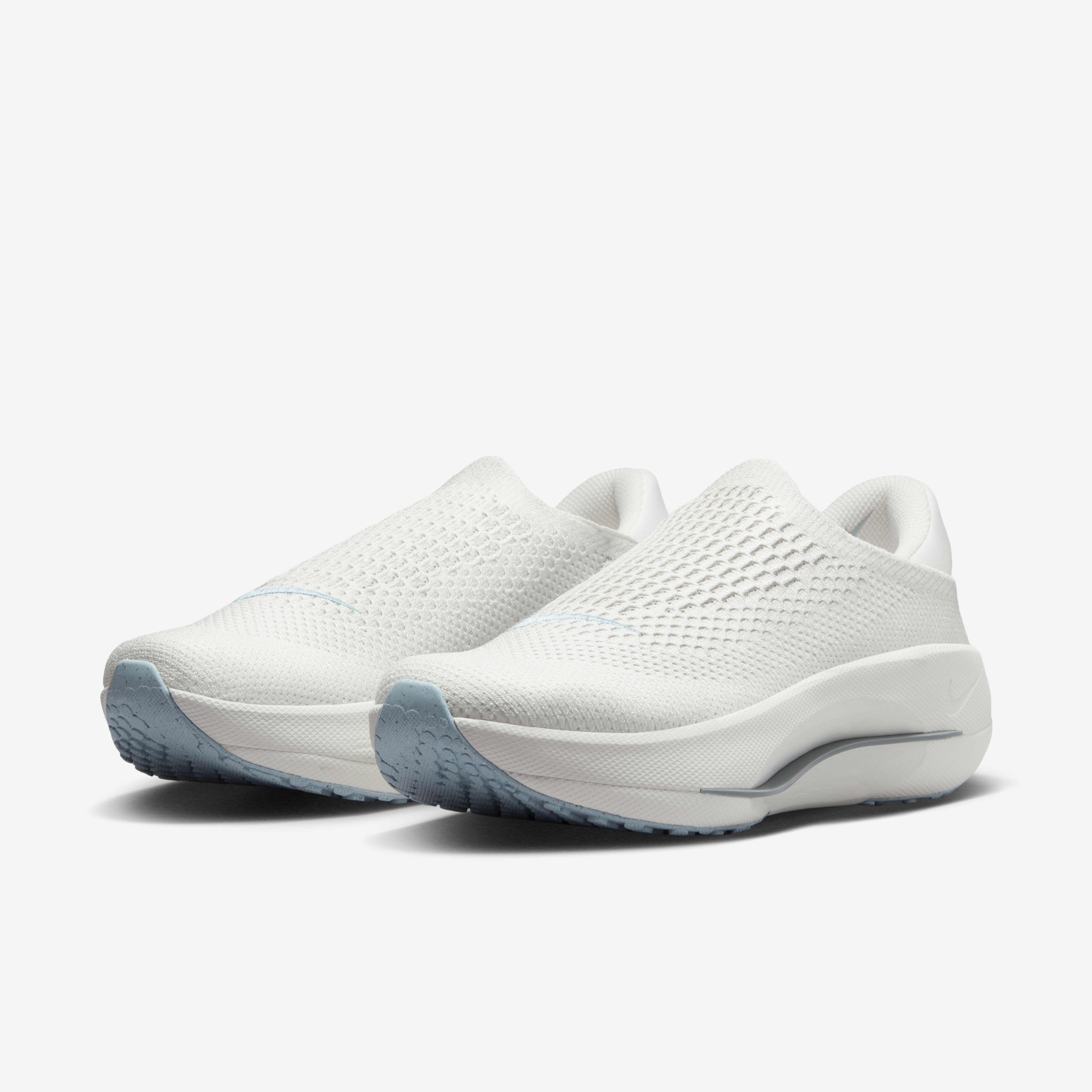 【NIKE】☆スニーカー☆ Nike Reina EasyOn Women's Shoes NIKE Reina EasyOn embroidered Flyknit sneakers | NET-A-PORTER