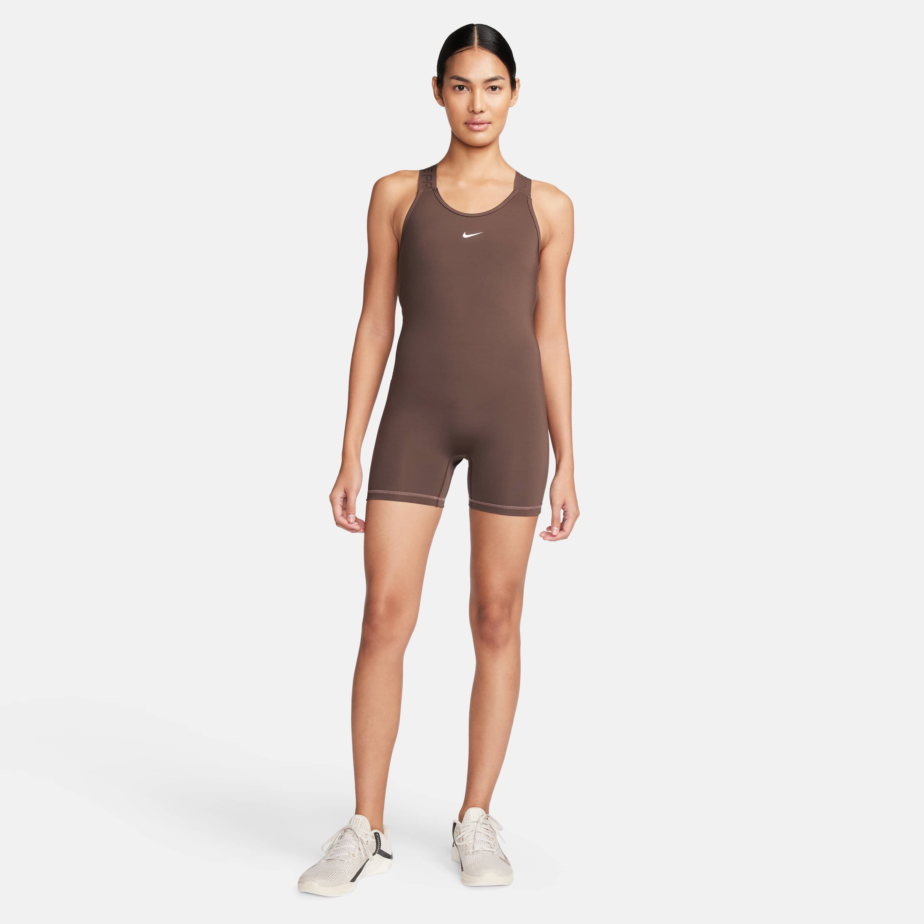 Nike Pro image number 4