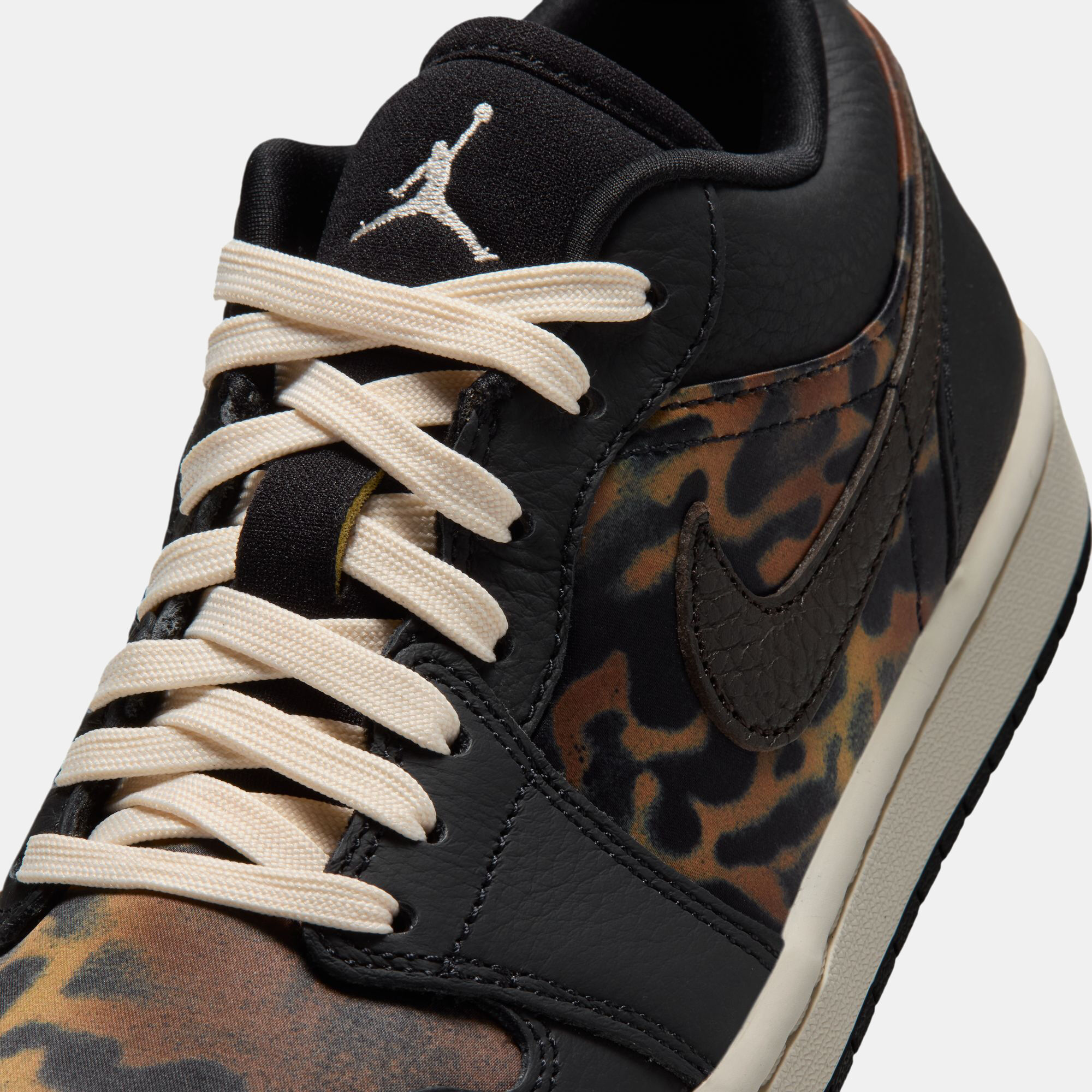 Air Jordan 1 Low SE image number 9