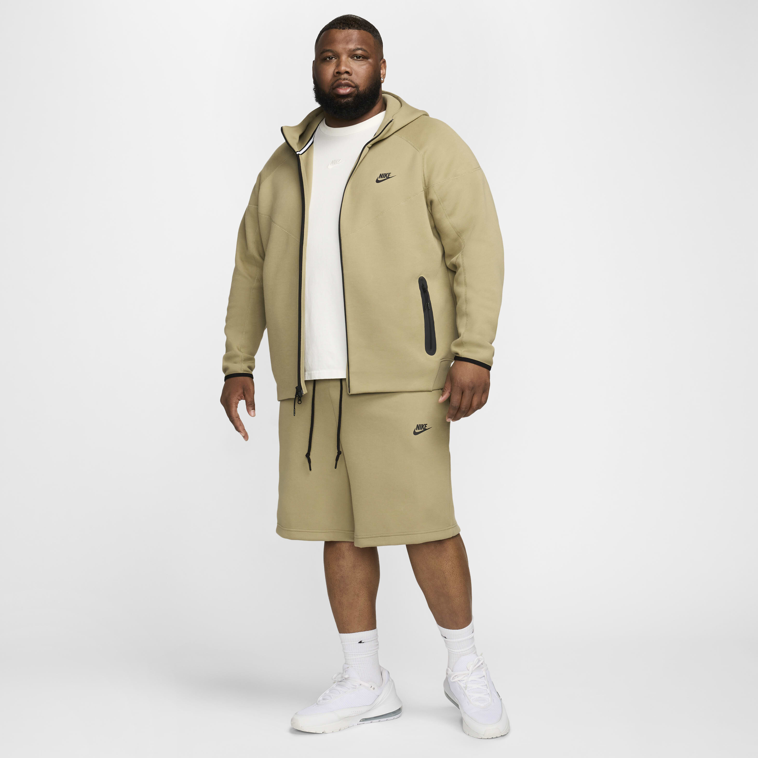 Nike Sportswear Tech Fleece image number 16