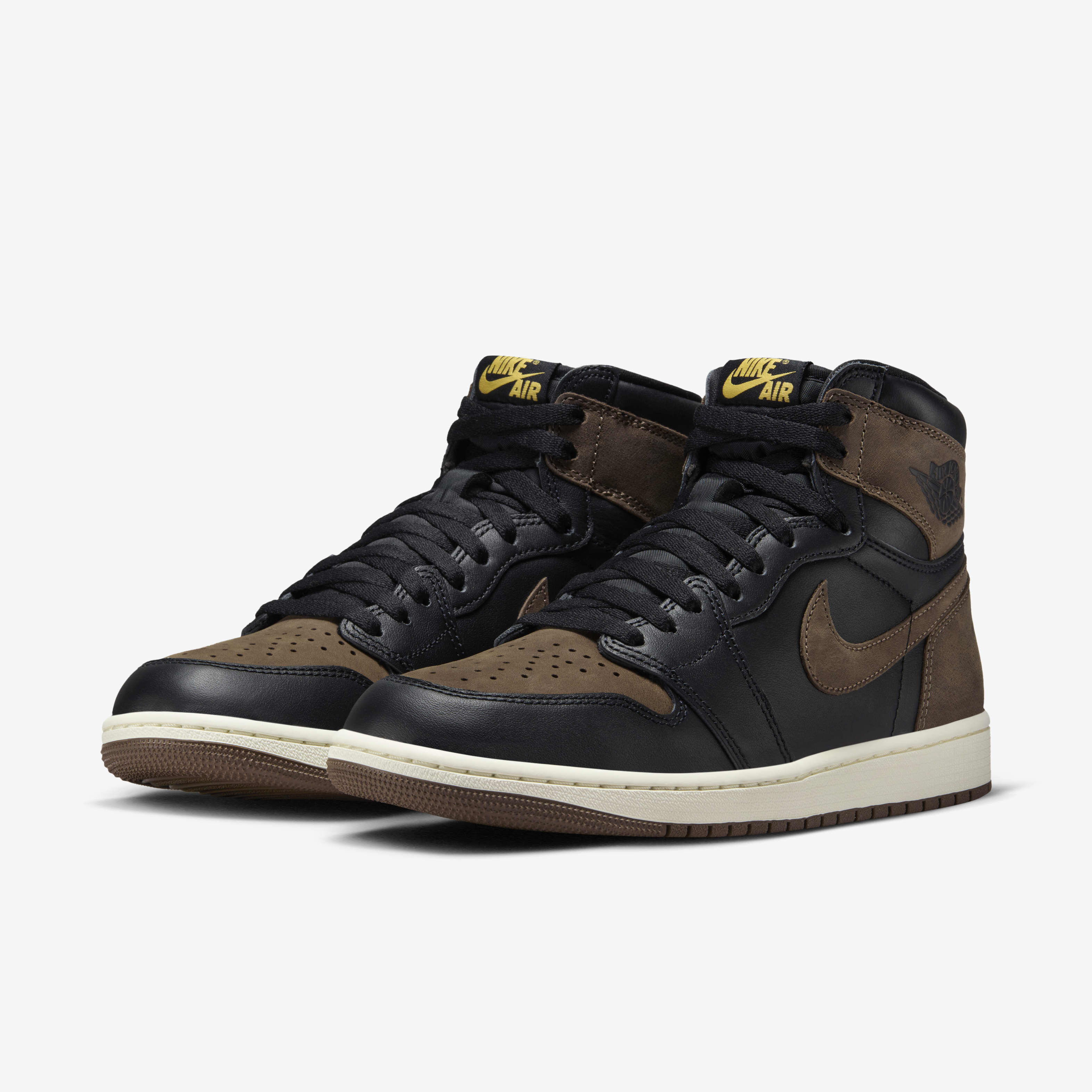 Air Jordan 1 Retro High OG image number 4