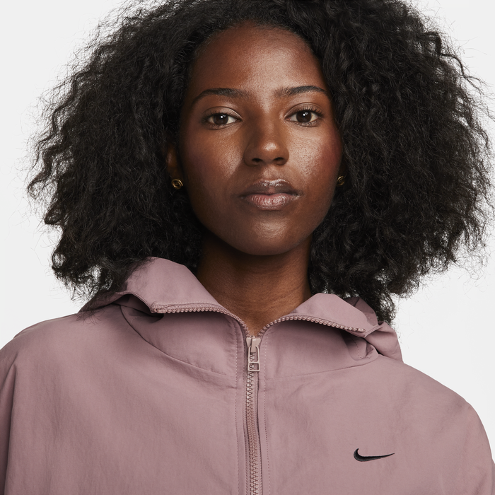 Nike hooded jacket 2024 women's